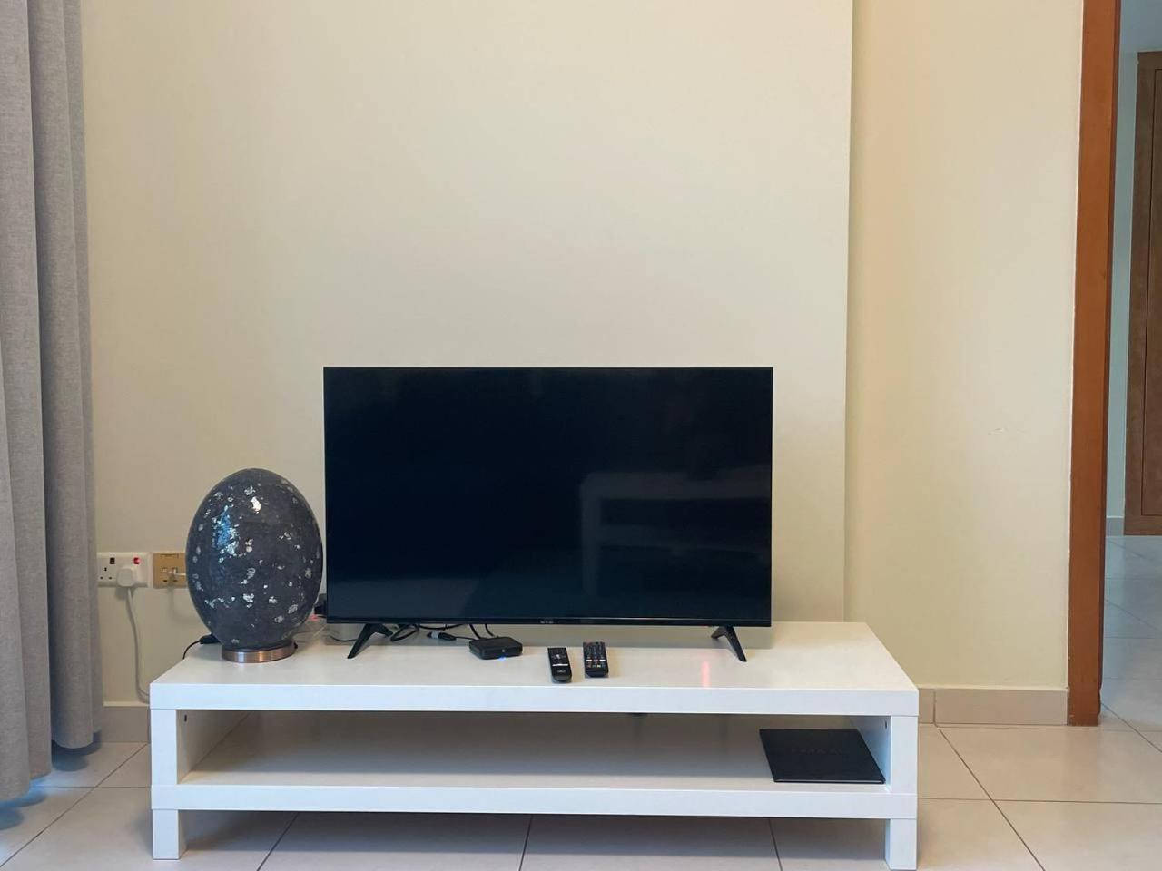 Apartment Very Convenient Steps To Metro And Marina Mall Managed By Sunnyhomes
