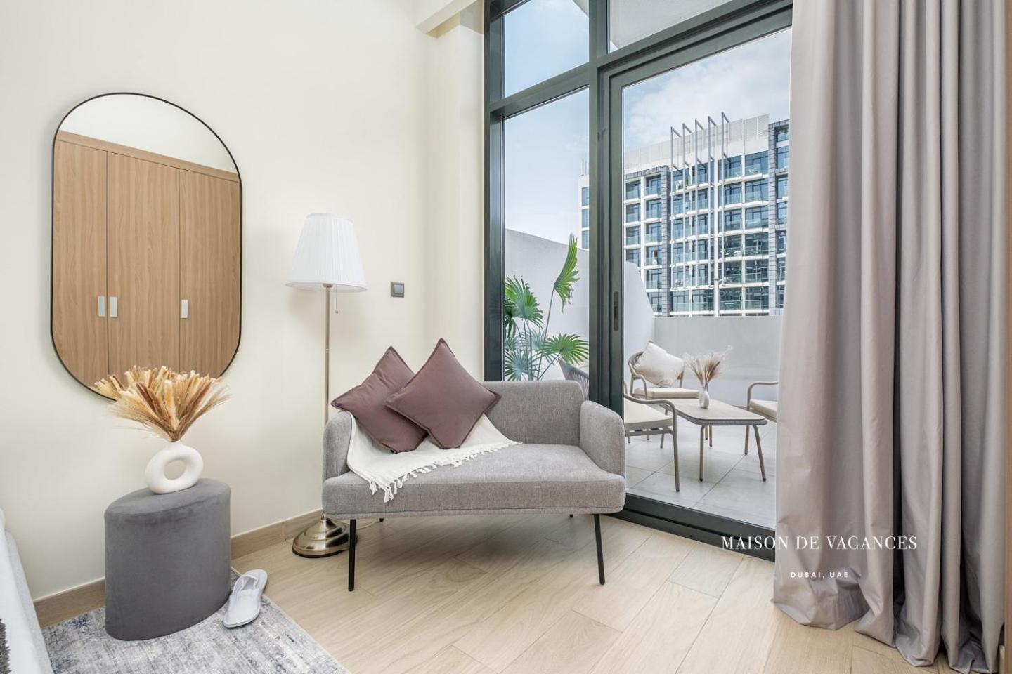Apartment Large Balcony 10mins From Mall Dubai