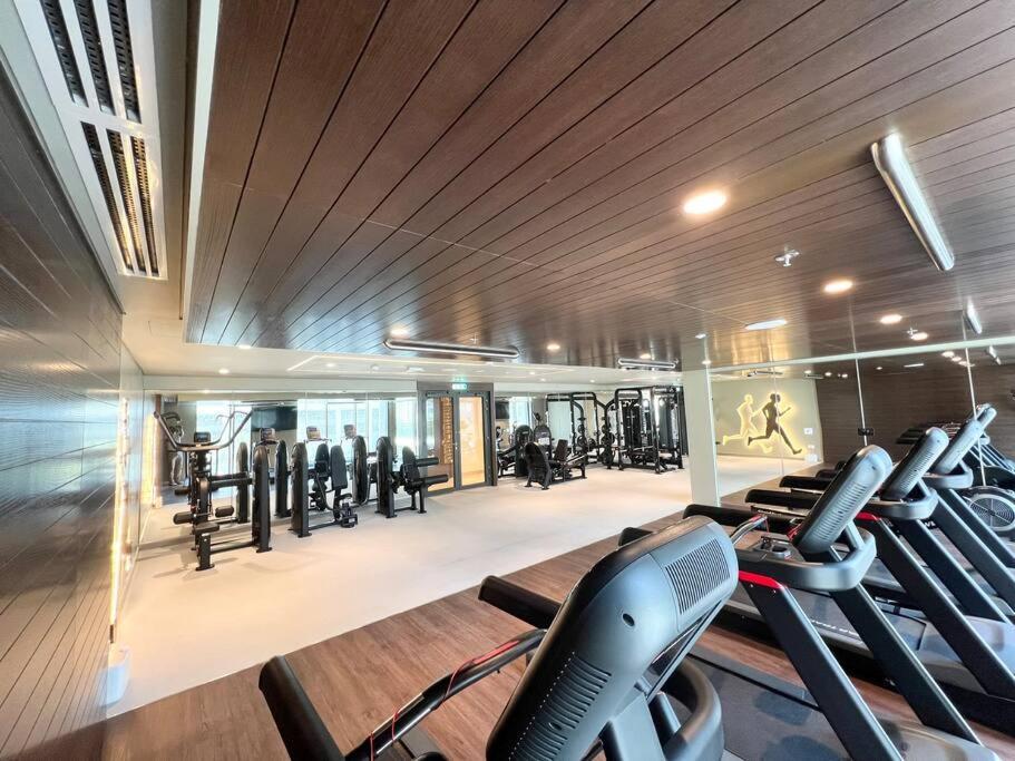 Apartment Stylish 1 Bedroom High Floor In Creek Edge *