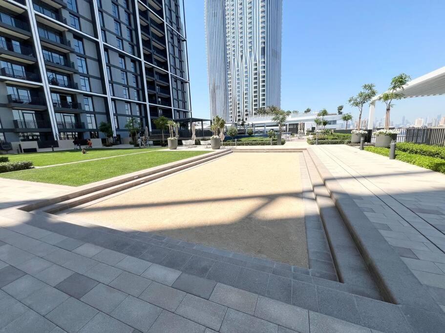 Stylish 1 Bedroom High Floor In Creek Edge