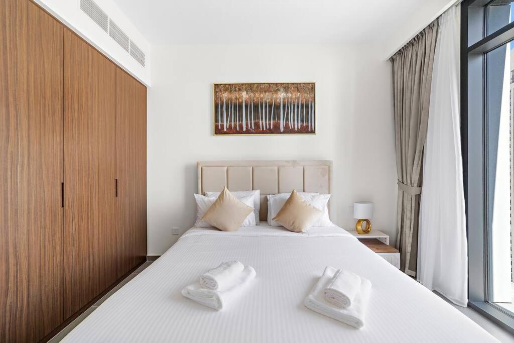 Stylish 1 Bedroom High Floor In Creek Edge *