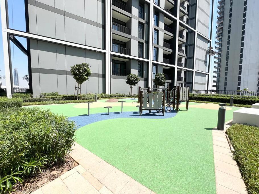 Stylish 1 Bedroom High Floor In Creek Edge Apartment