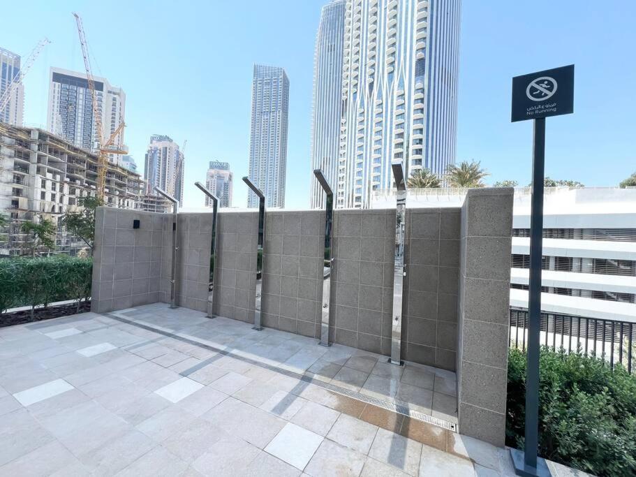 Stylish 1 Bedroom High Floor In Creek Edge *