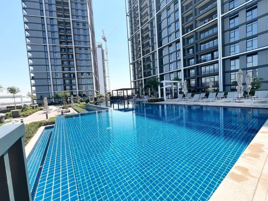 Stylish 1 Bedroom High Floor In Creek Edge * Dubai