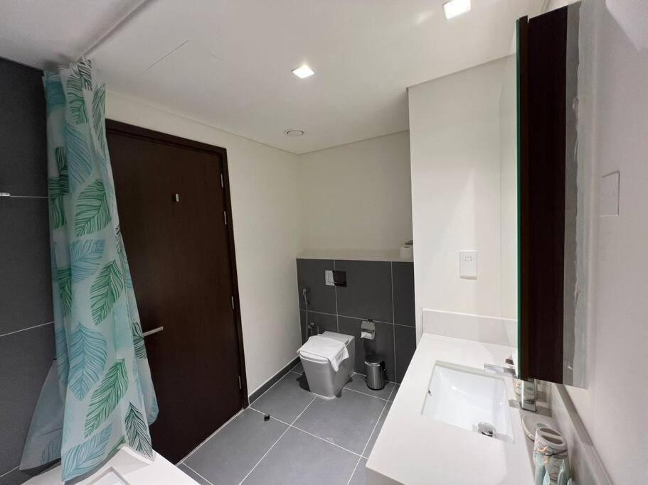 Stylish 1 Bedroom High Floor In Creek Edge Dubai