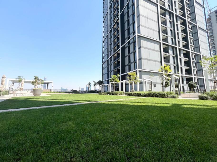 Stylish 1 Bedroom High Floor In Creek Edge Dubai