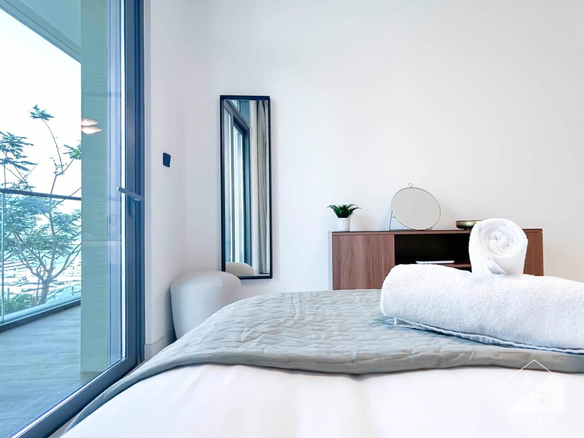 Cozy Beachfront 2b & Balcony In Marina Vista Apartment