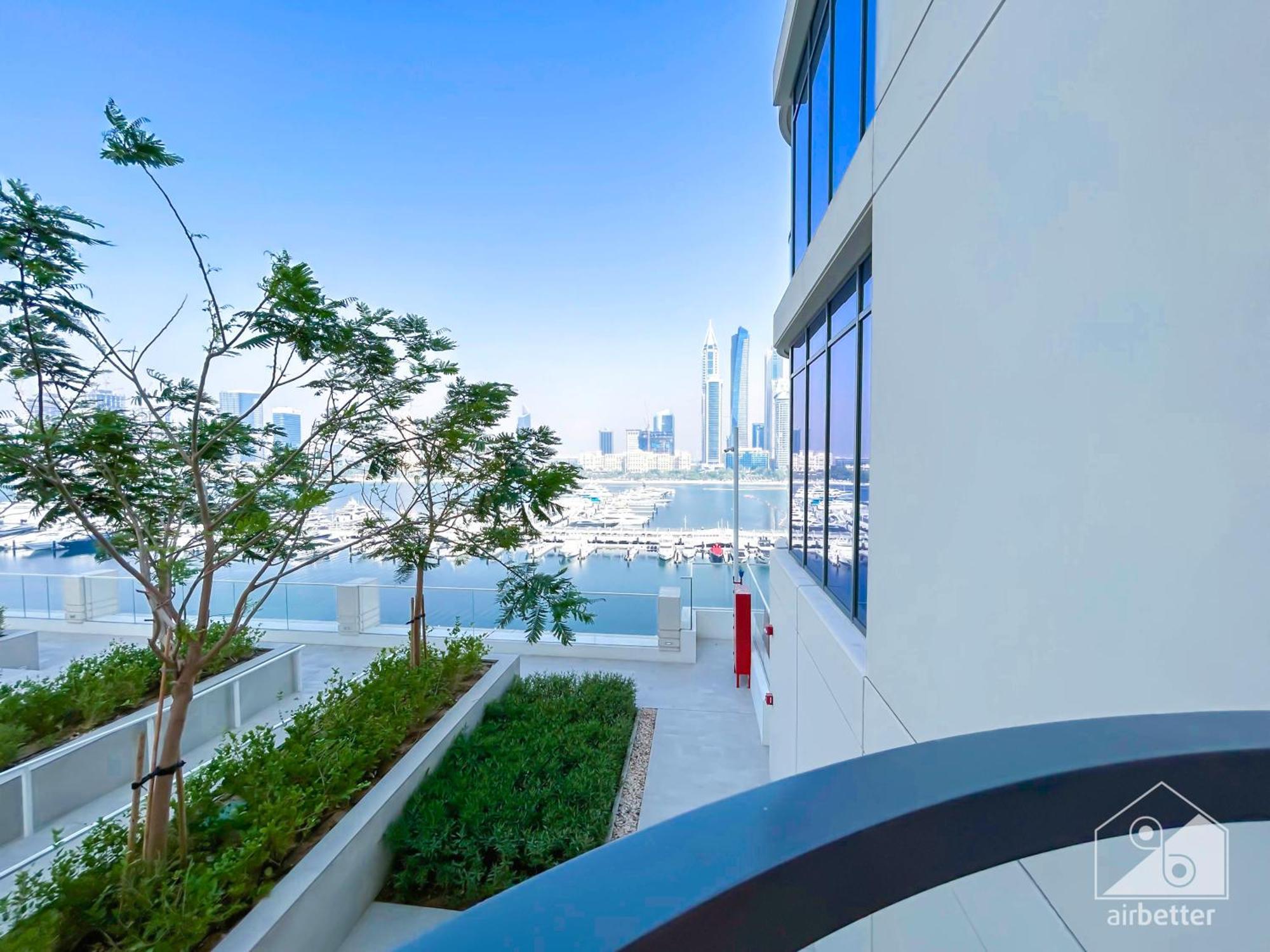 Cozy Beachfront 2b & Balcony In Marina Vista Apartment Dubai