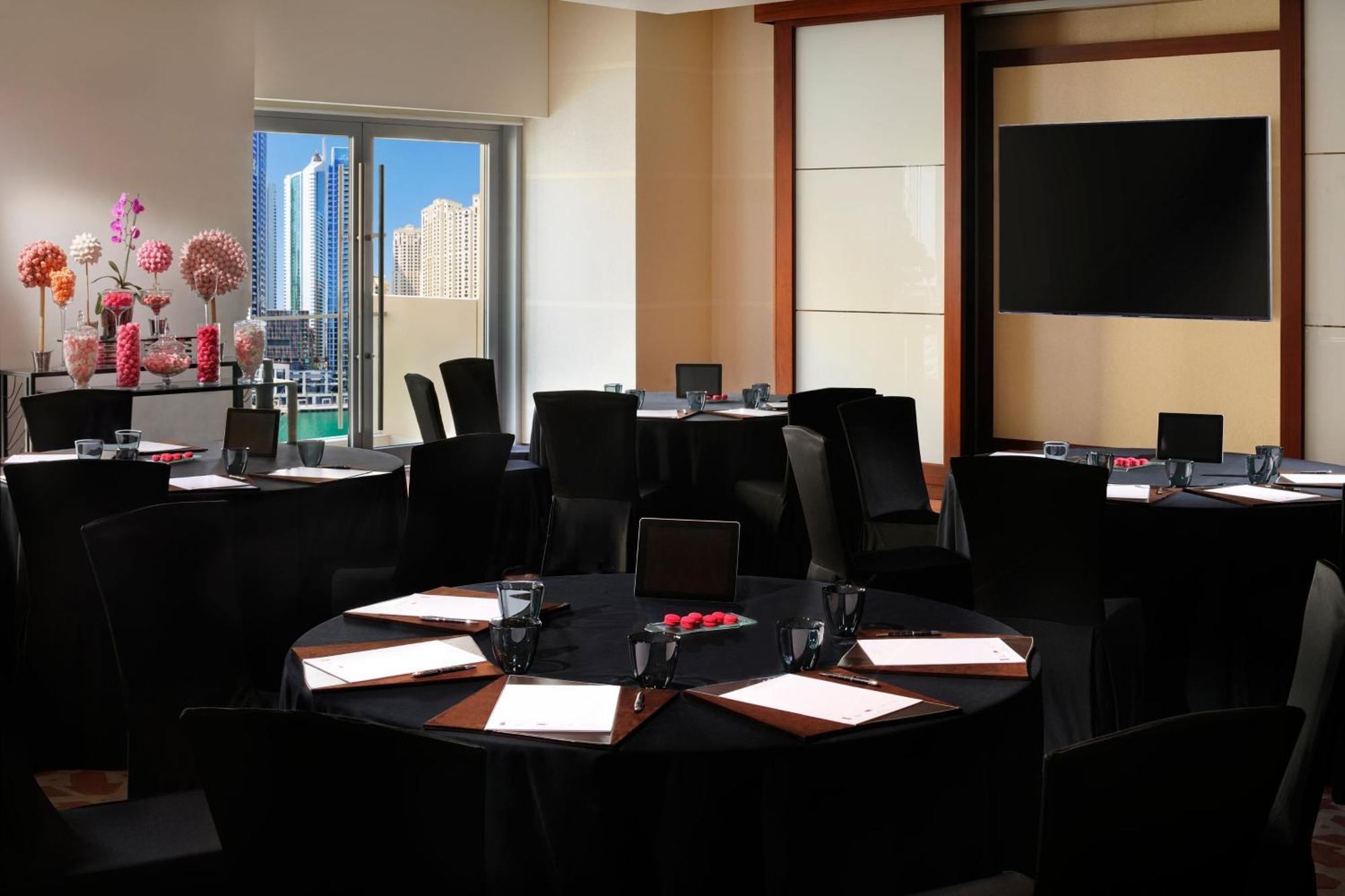 Hotel Jw Marriott Marina 5*