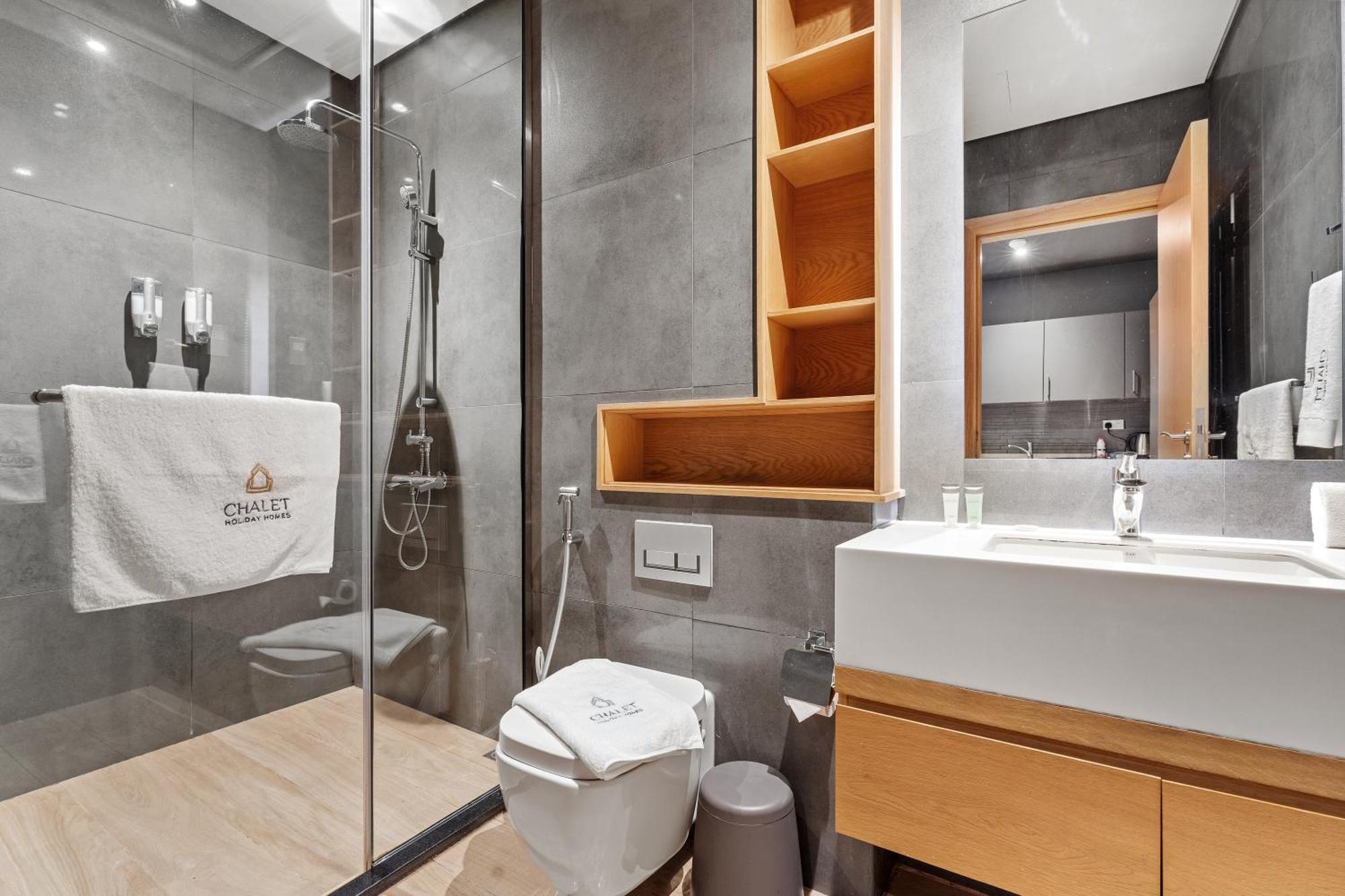 Jumeirah Residents, Free Parking Apartment
