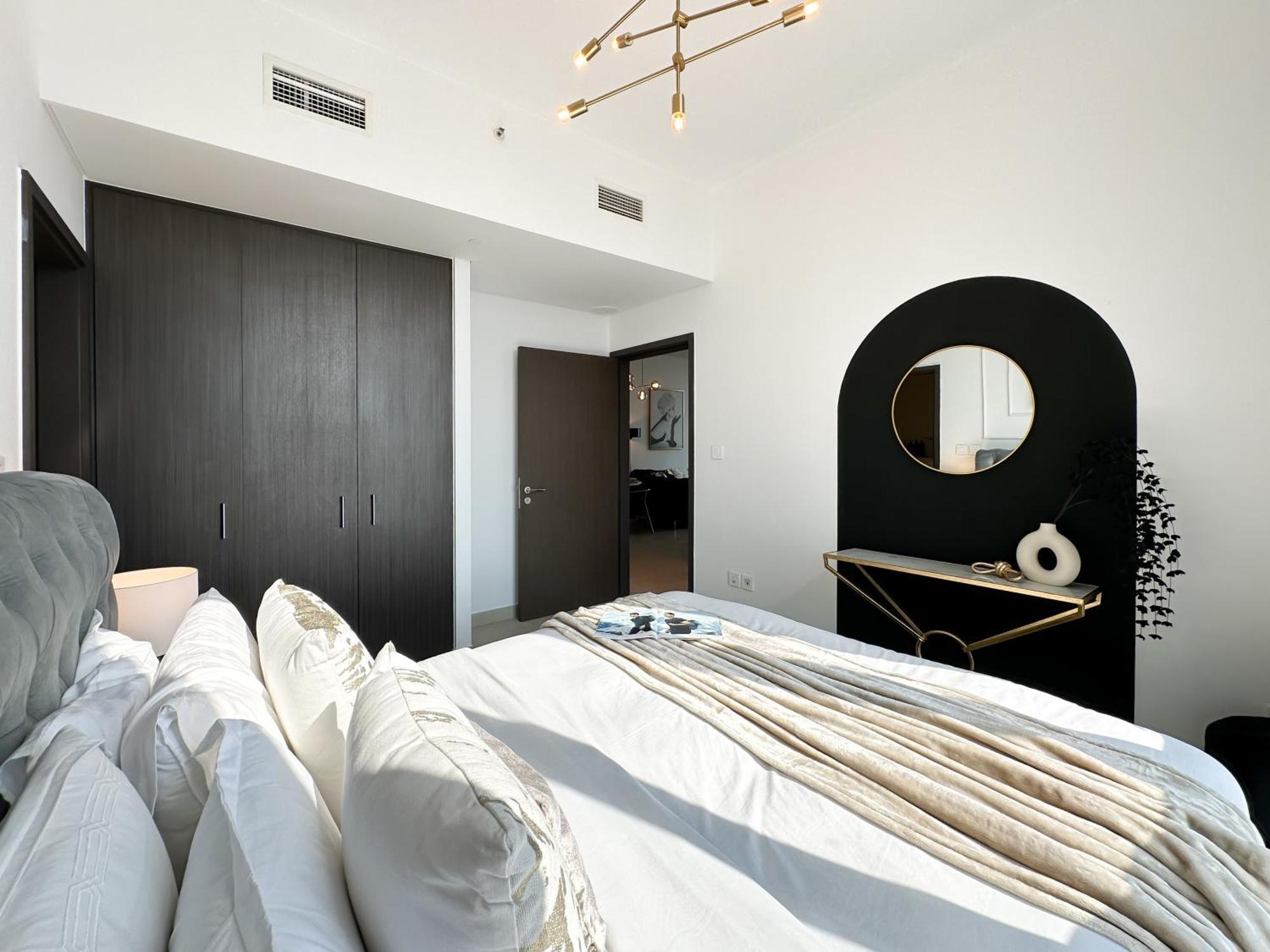 Apartment Stylish 2 Bedroom Dior-inspired Connected To Mall