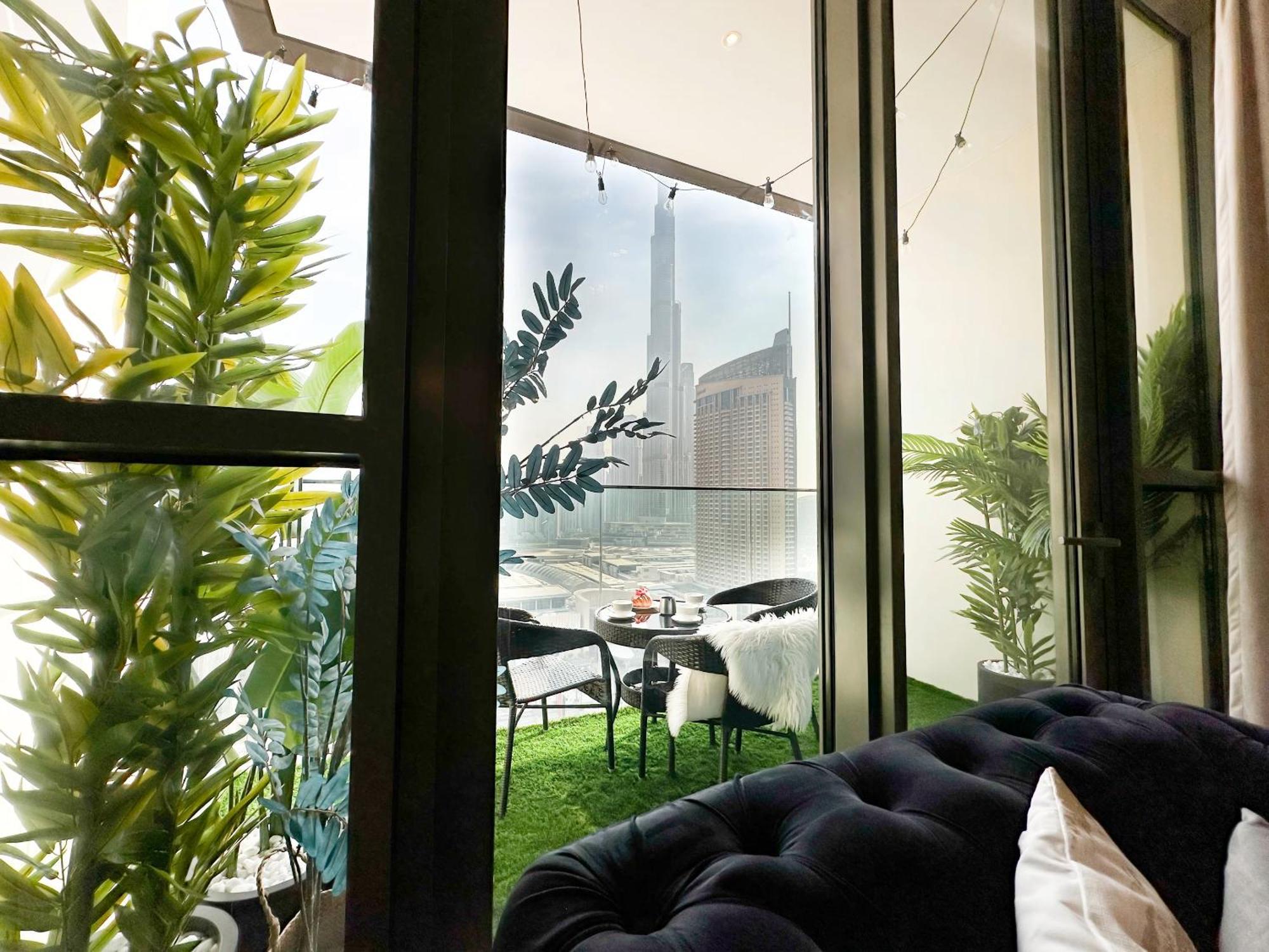 Apartment Stylish 2 Bedroom Dior-inspired Connected To Mall