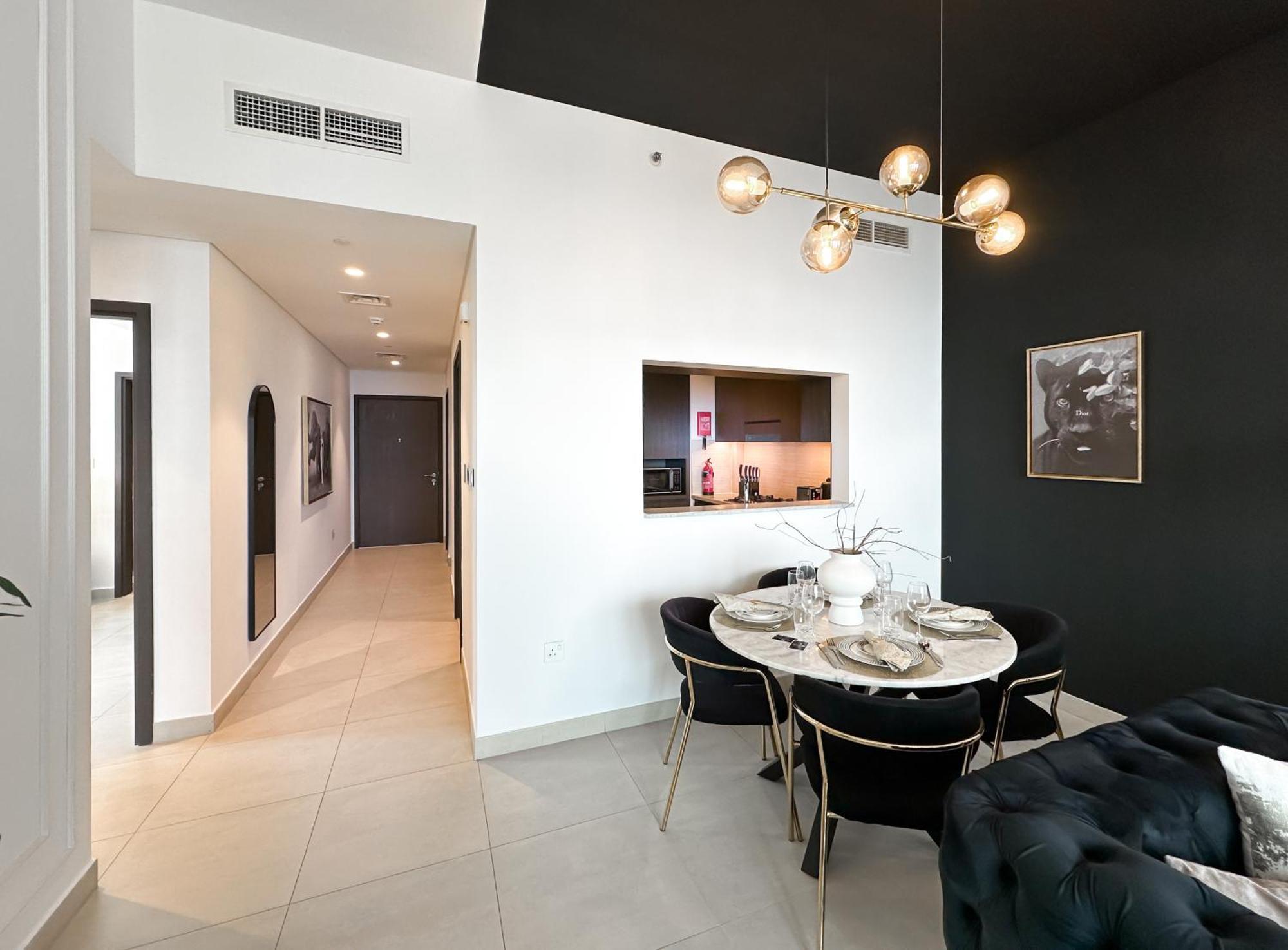 Apartment Stylish 2 Bedroom Dior-inspired Connected To Mall