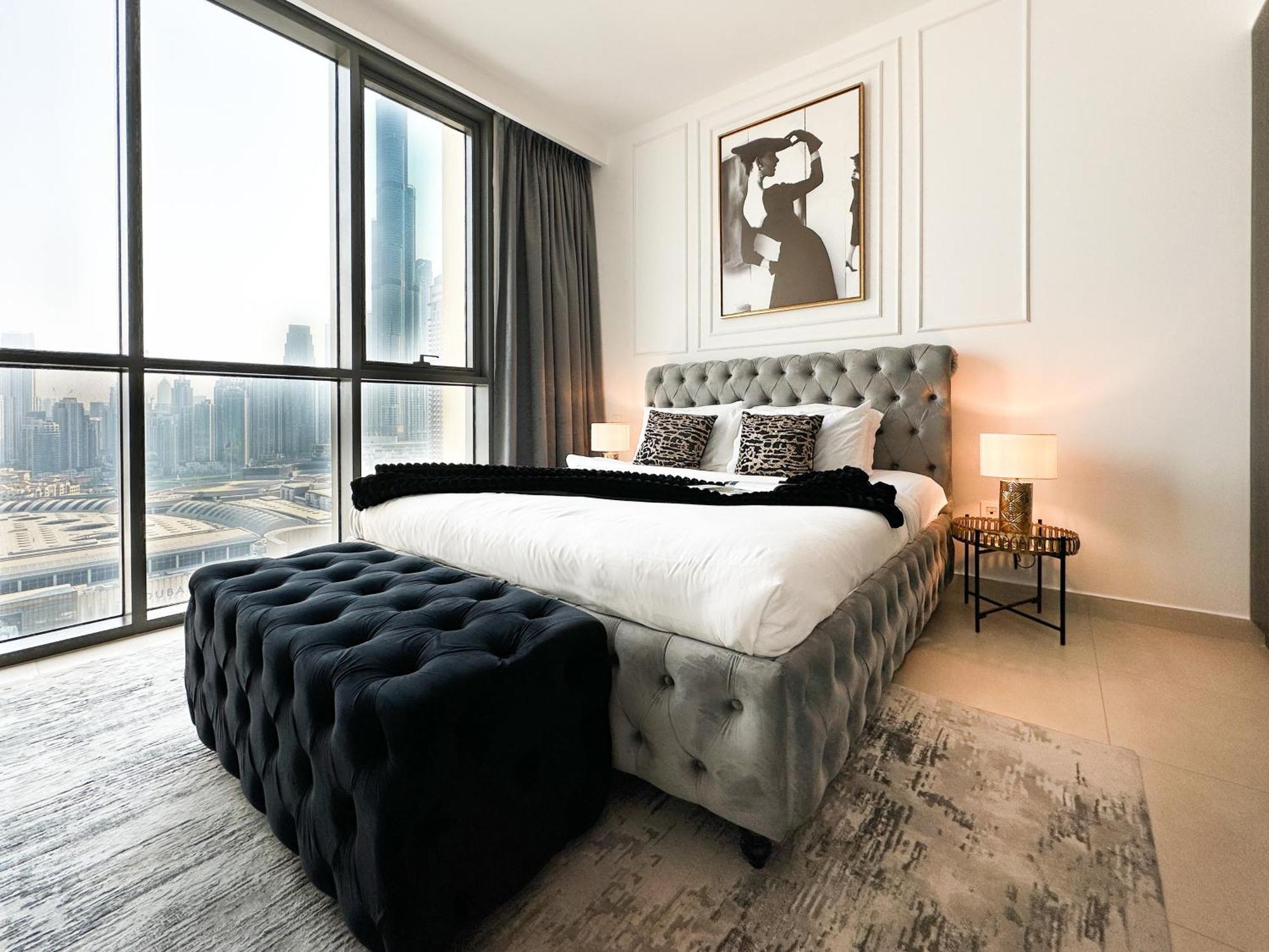 Stylish 2 Bedroom Dior-inspired Connected To Mall Apartment *