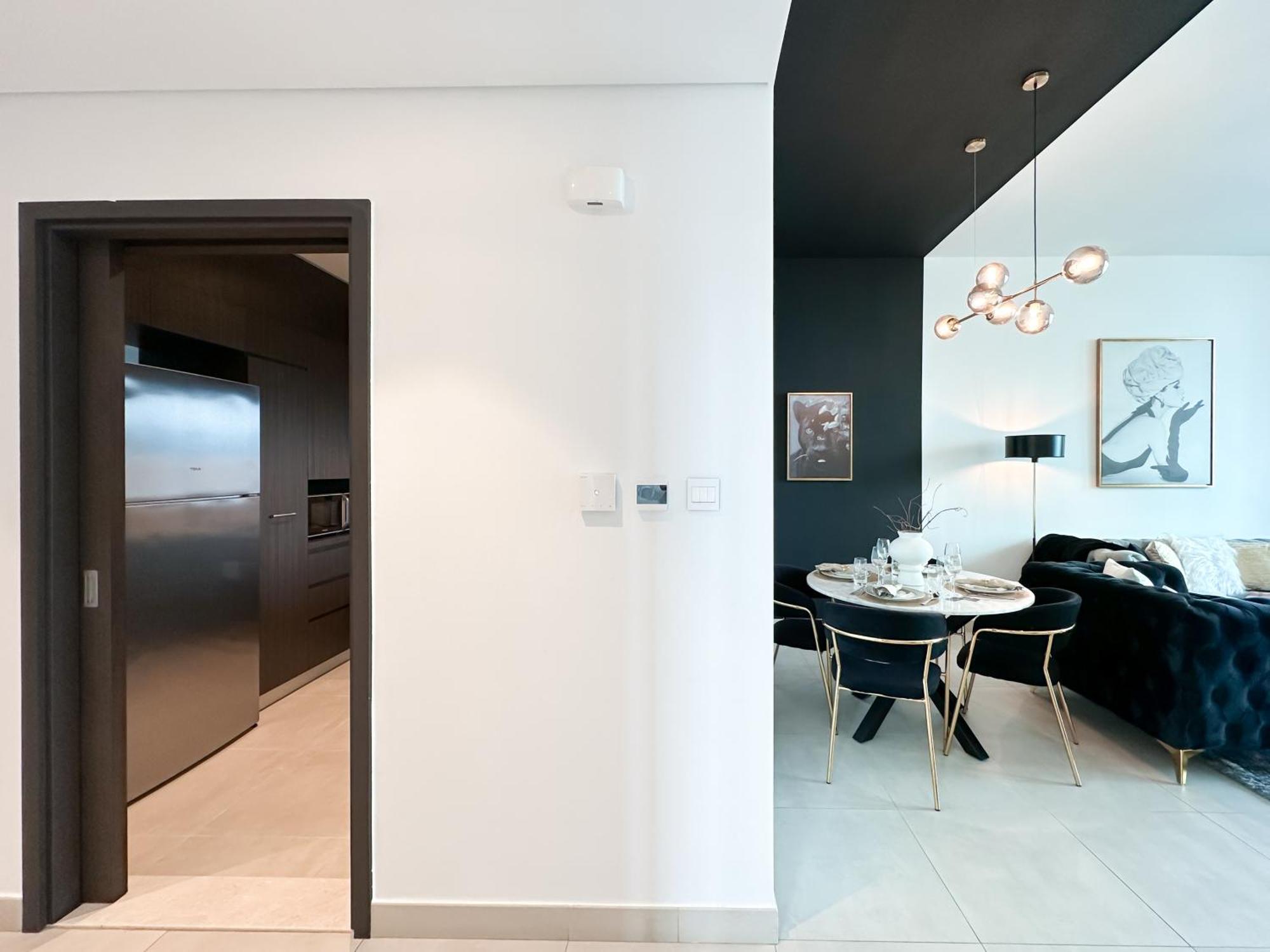Apartment Stylish 2 Bedroom Dior-inspired Connected To Mall *