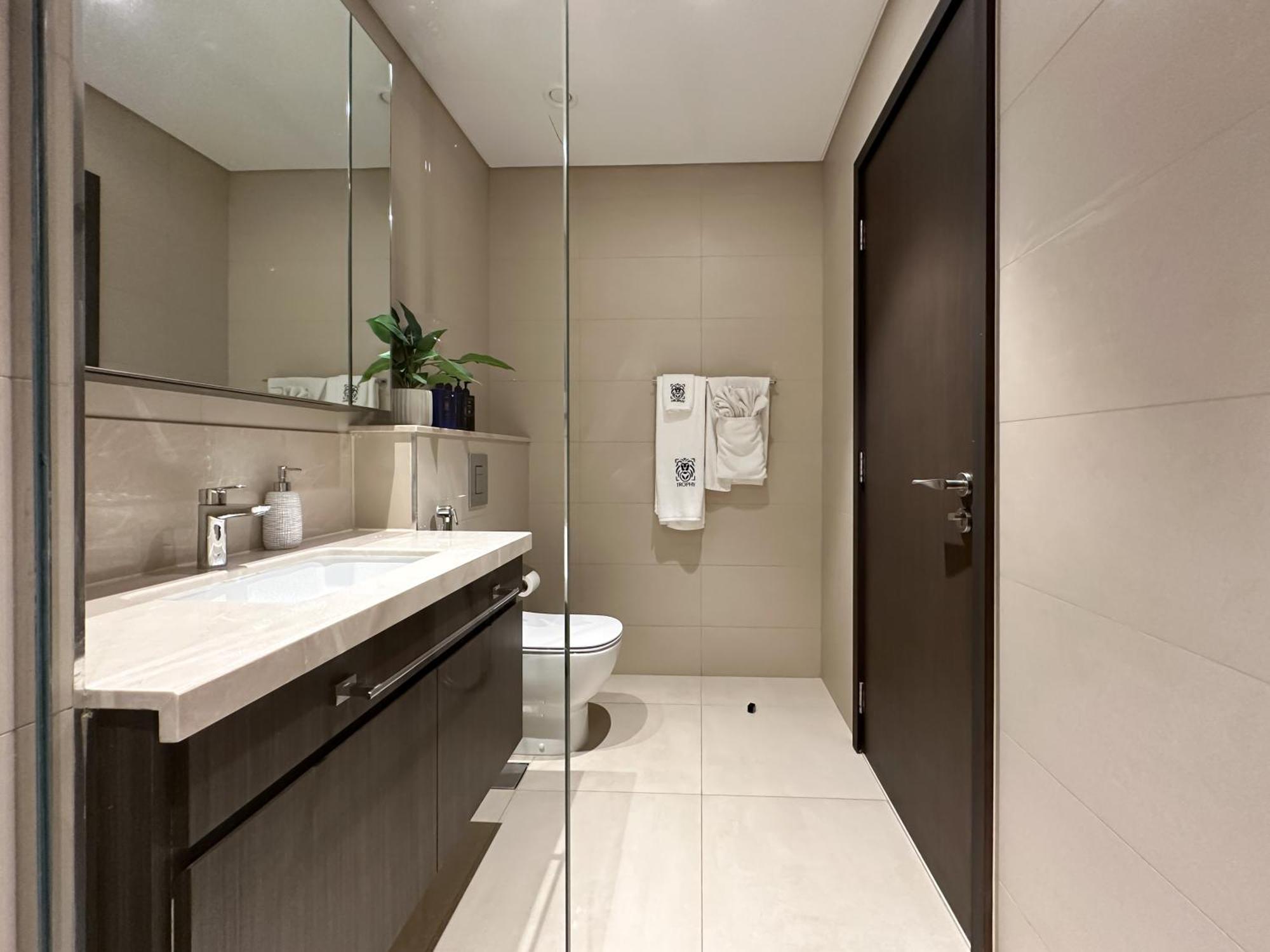 Stylish 2 Bedroom Dior-inspired Connected To Mall Apartment *