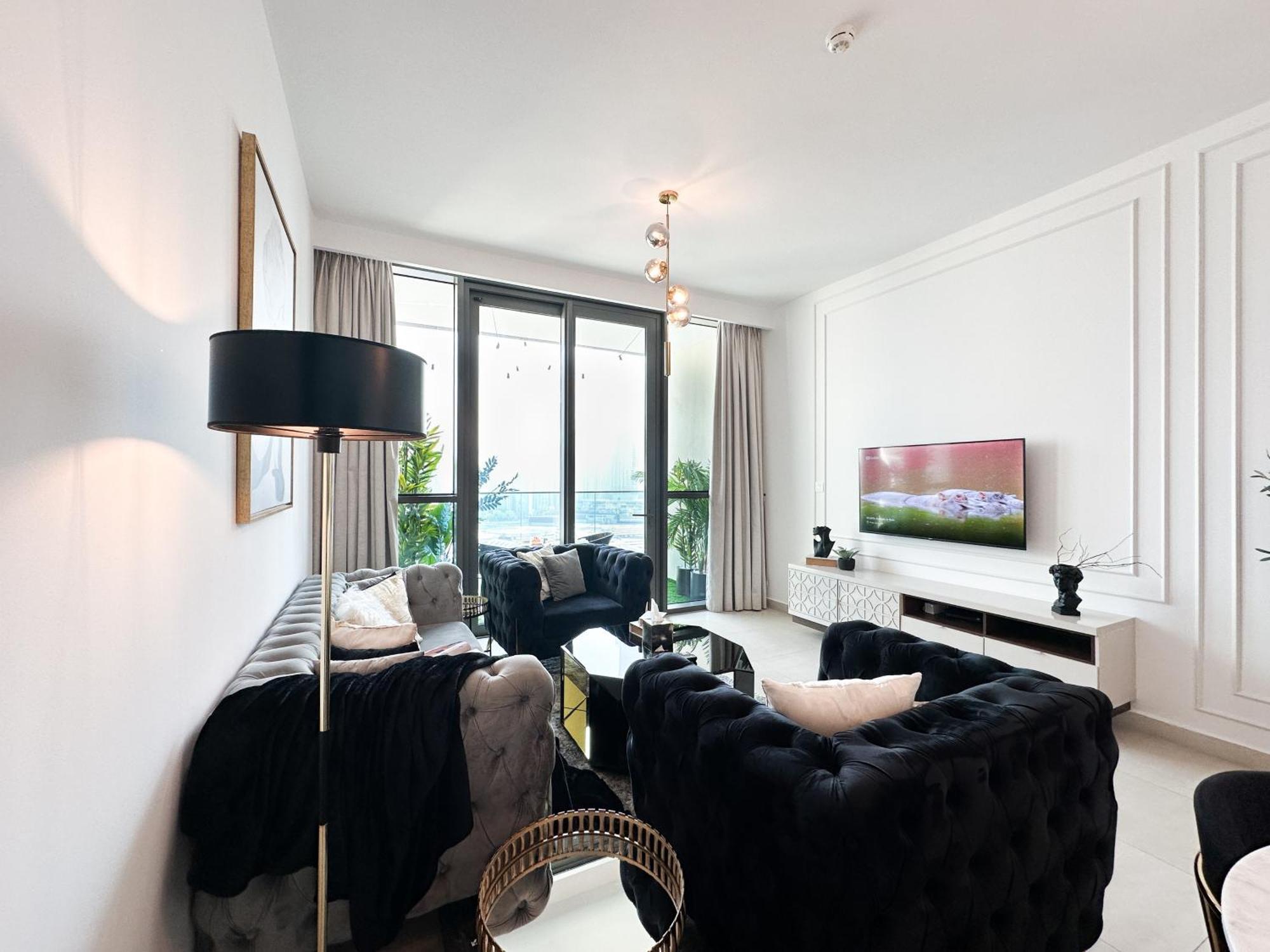 Stylish 2 Bedroom Dior-inspired Connected To Mall Dubai