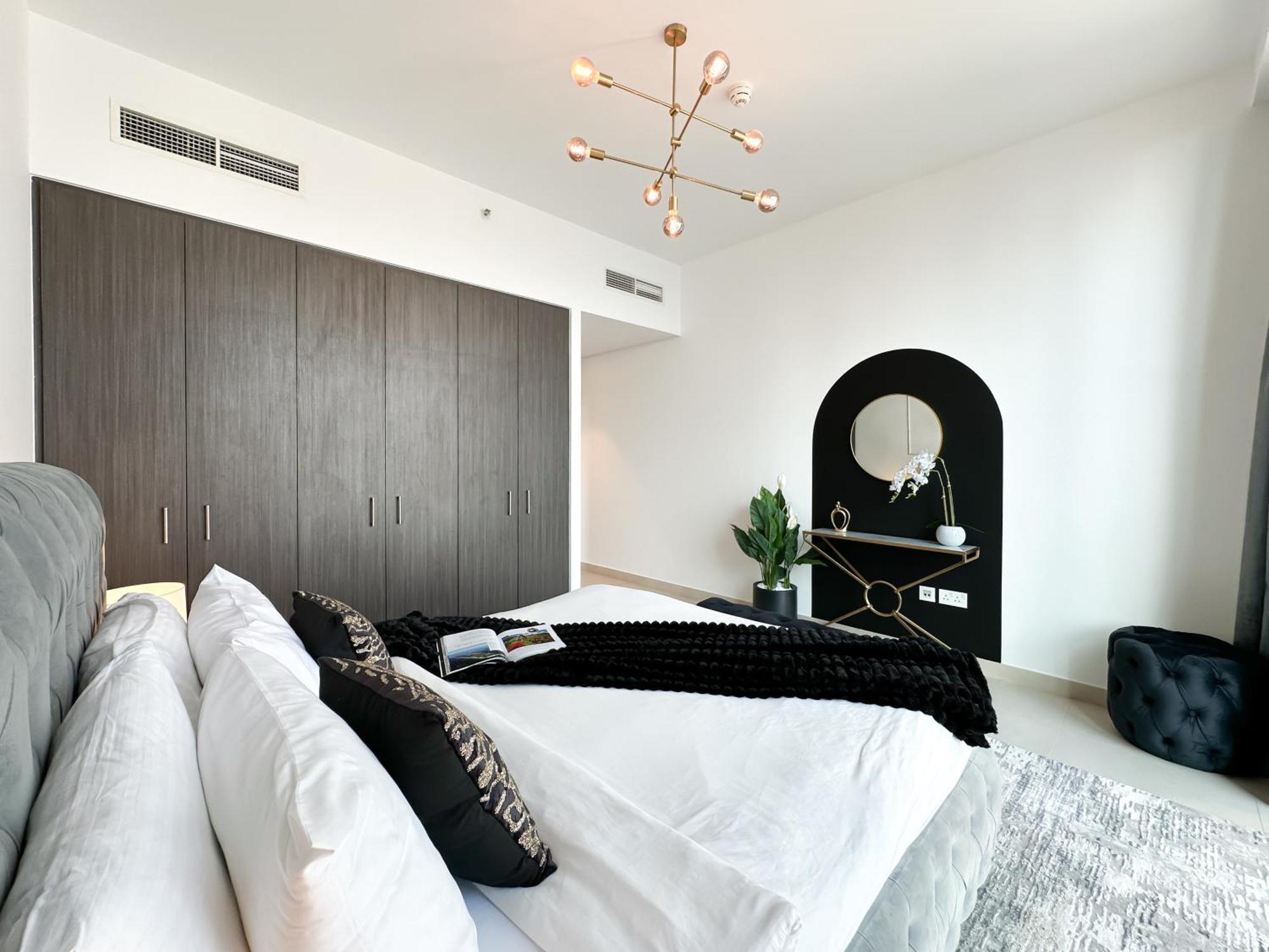 Apartment Stylish 2 Bedroom Dior-inspired Connected To Mall Dubai