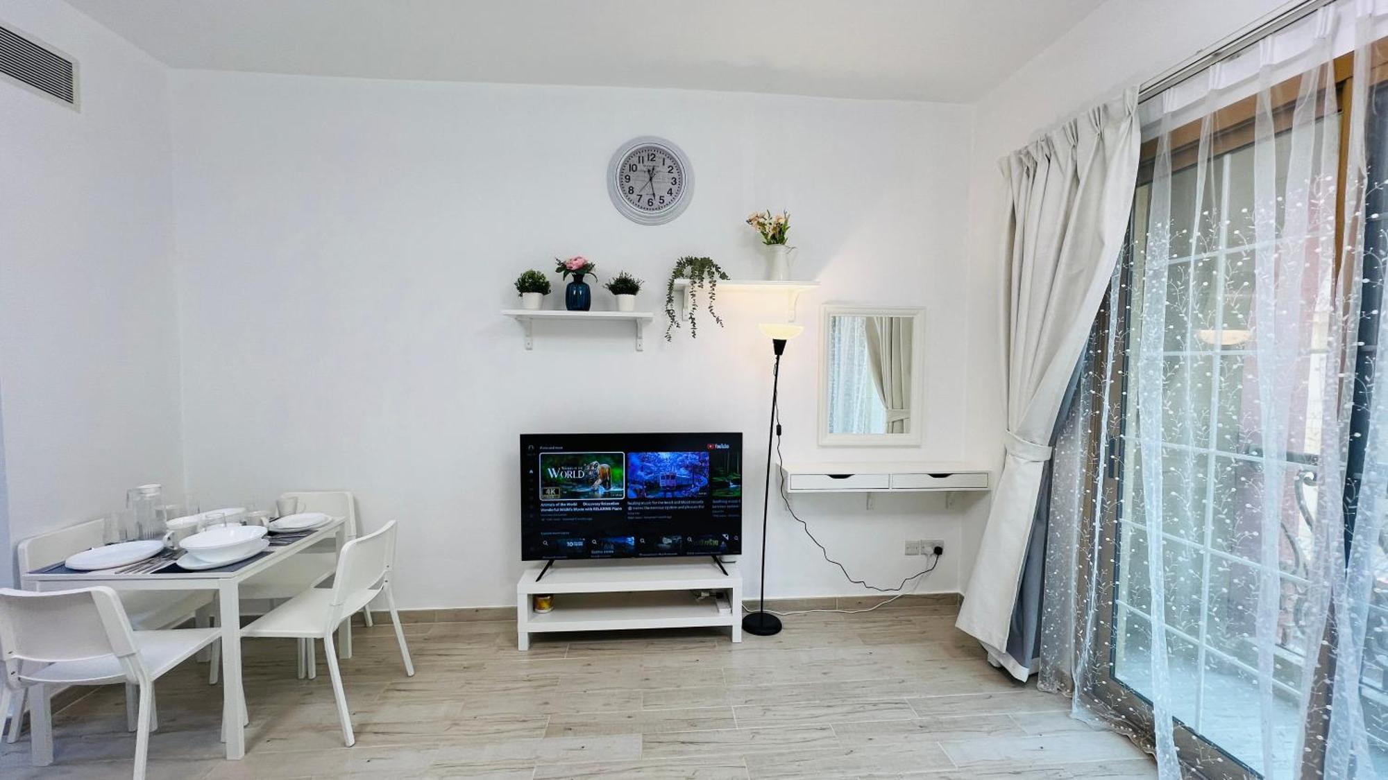 Spacious Furnished With Balcony Spain Cluster International