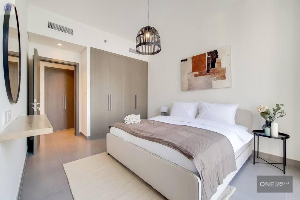 High Floor Stunning Location Canal View Apartment