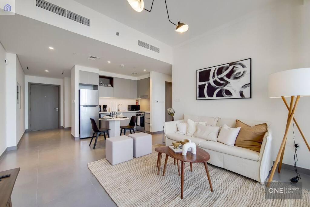 High Floor Stunning Location Canal View Apartment Dubai