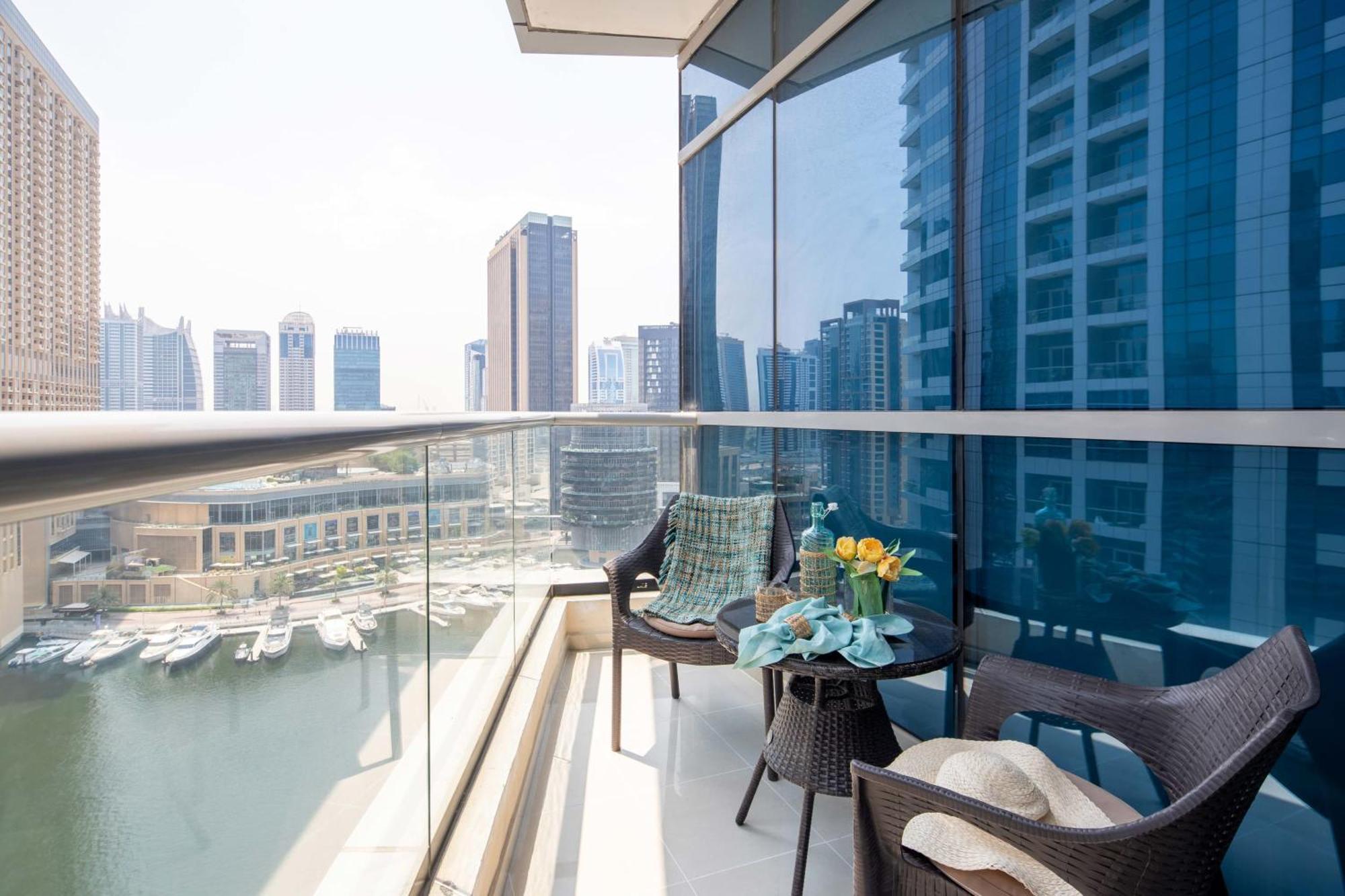 Frank Porter - Bay Central * Dubai