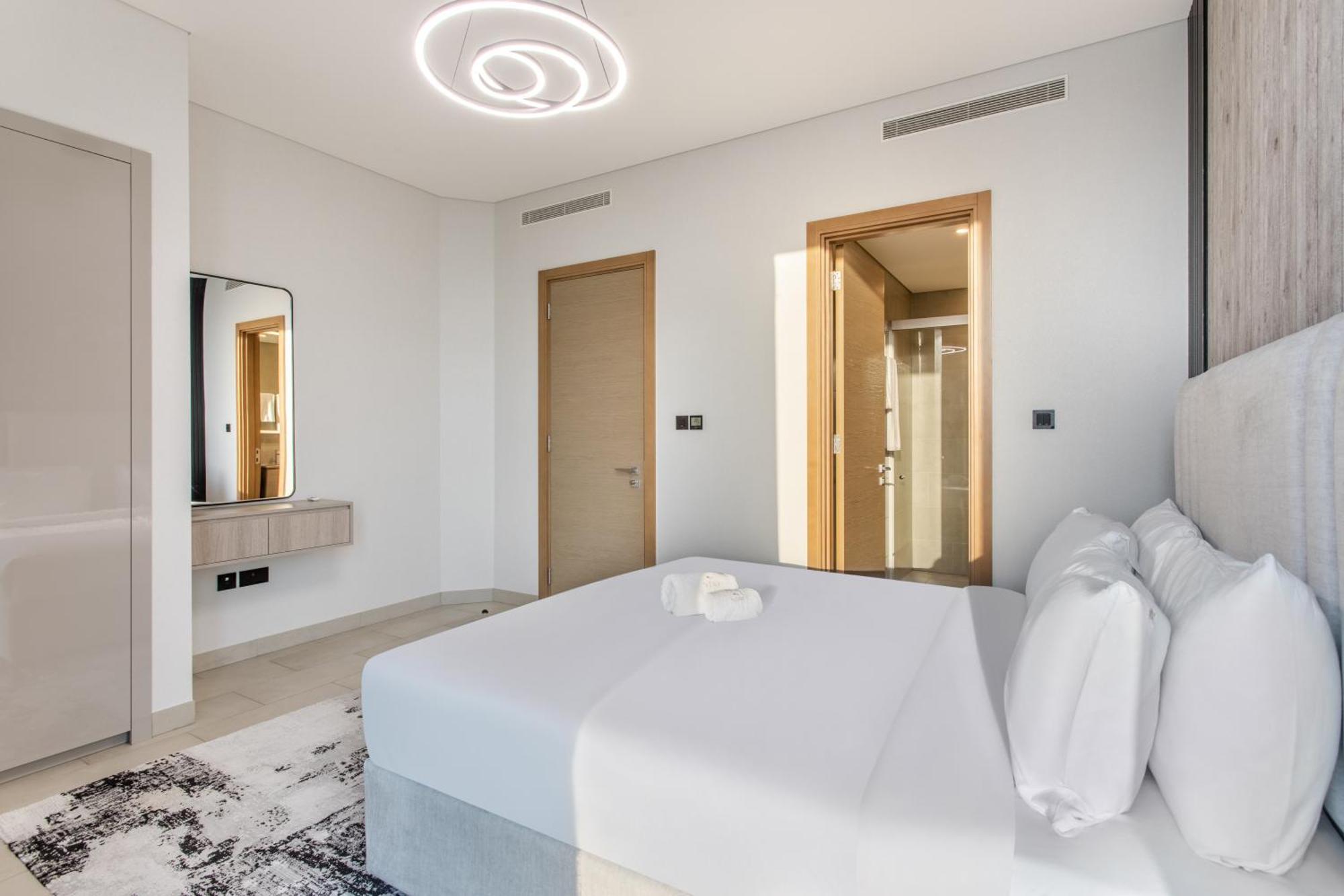 By Latinem Luxury 2br W3303 Near Burj Khalifa Apartment