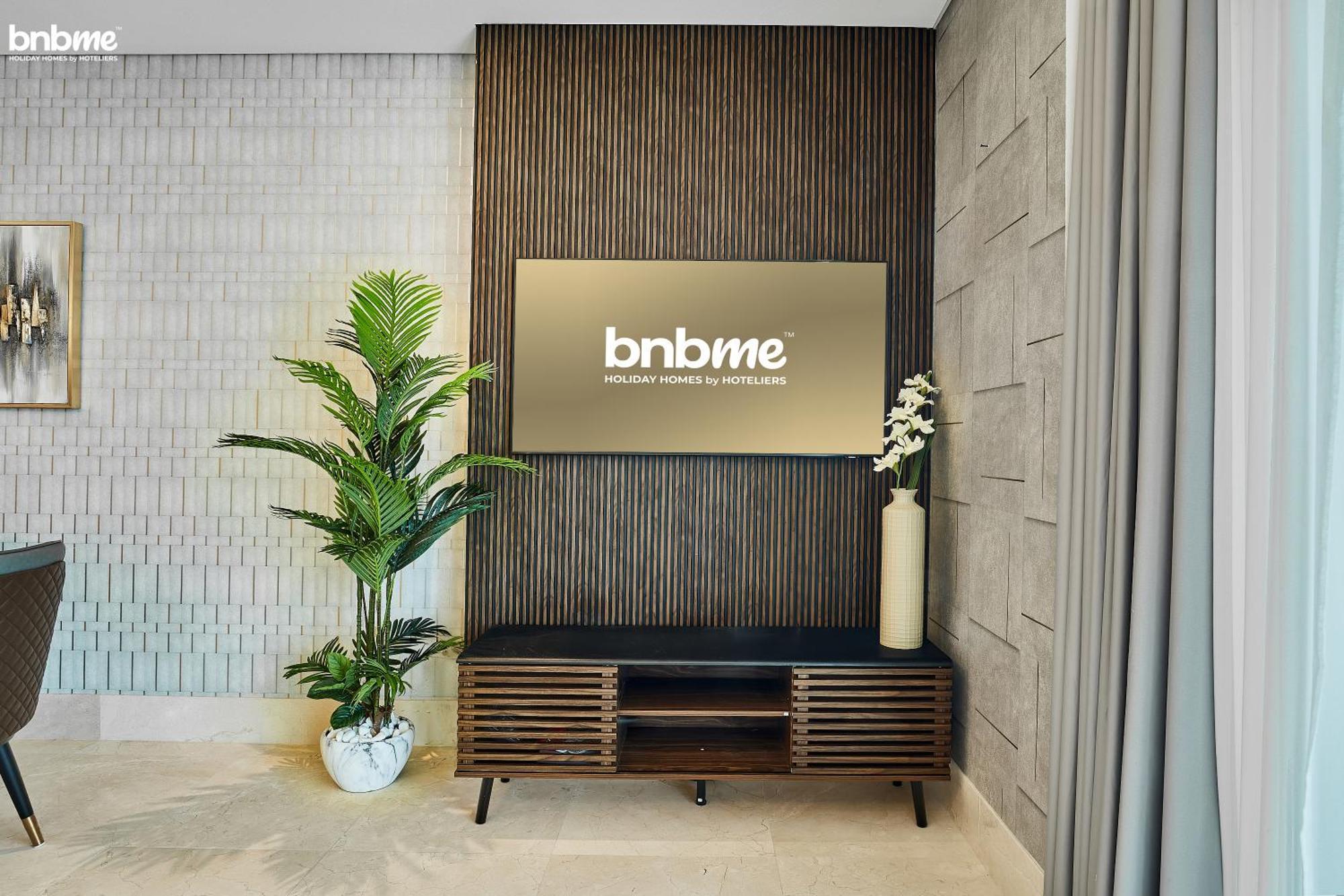 Bnbmehomes - The8 Palm Apartment *