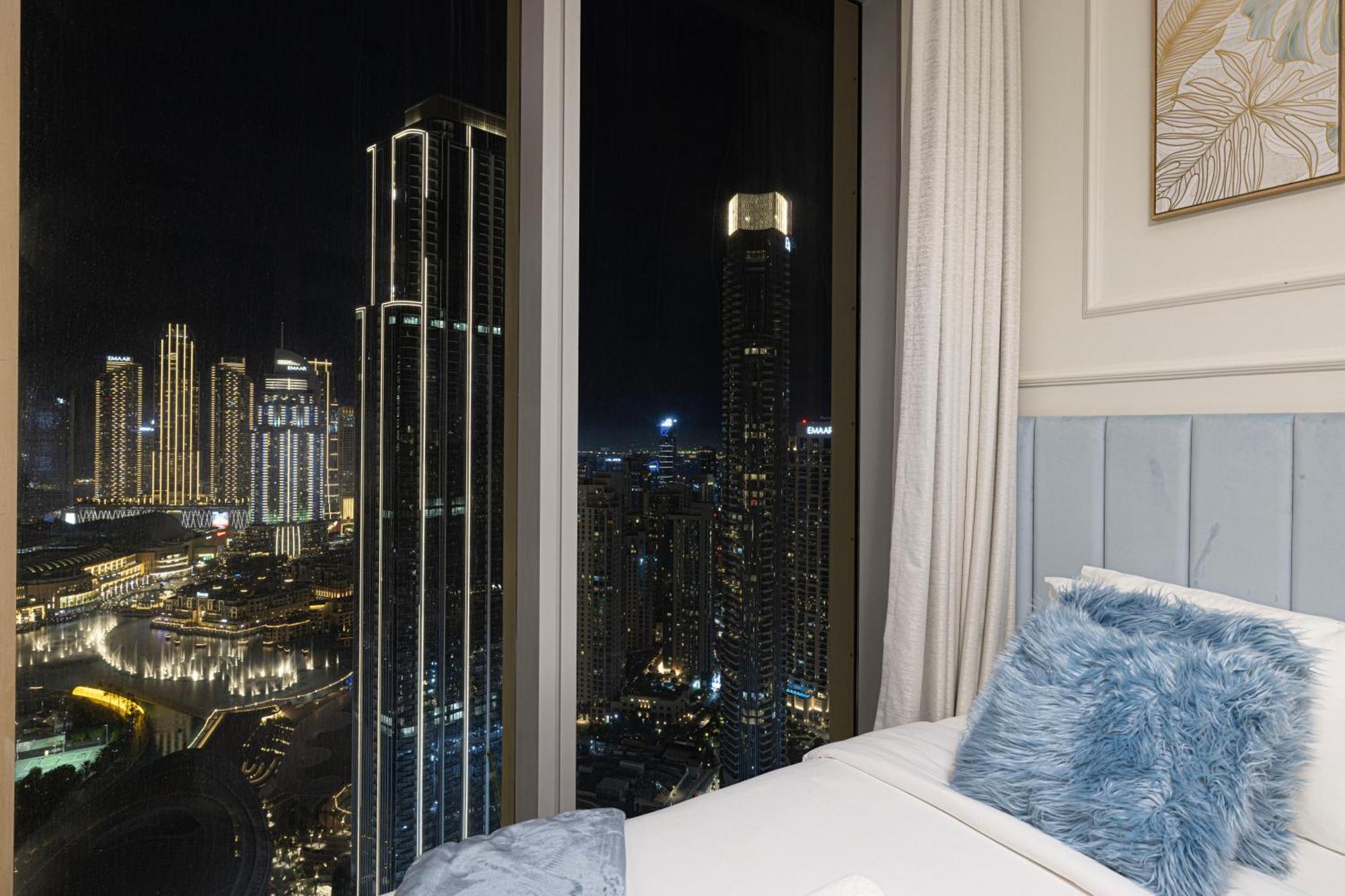 Luxury 4br Burj Khalifa & Fountain Views *