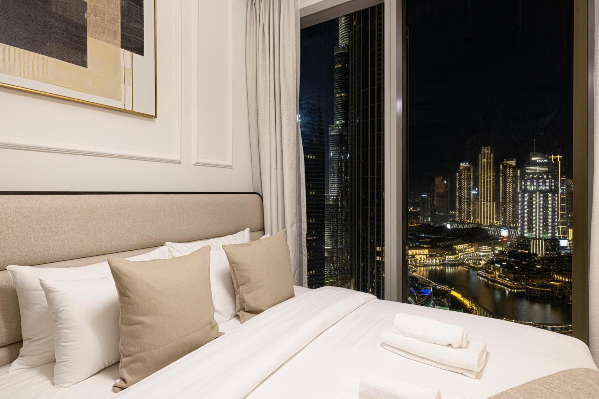 Luxury 4br Burj Khalifa & Fountain Views *
