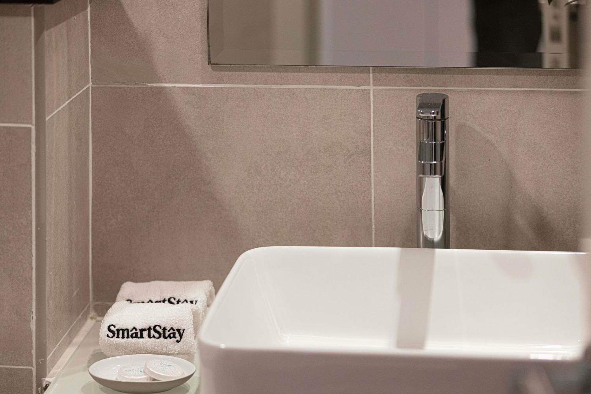 Smartstay At Carson Tower - Panoramic Views - Modern Luxury Apartment Dubai