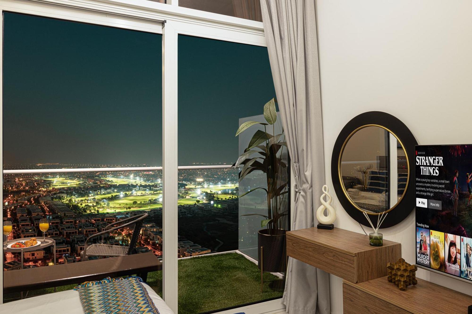 Smartstay At Carson Tower - Panoramic Views - Modern Luxury * Dubai