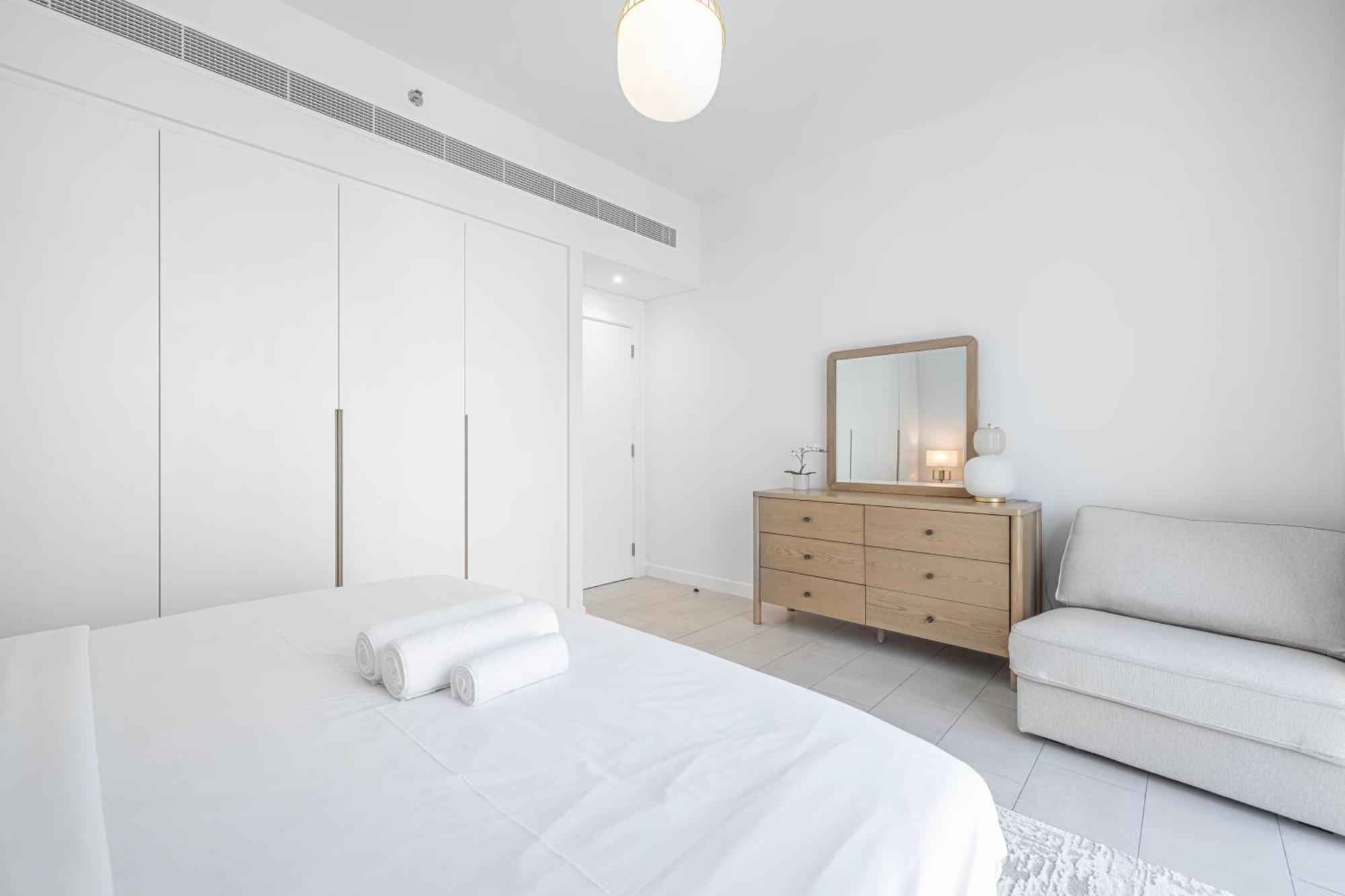 Brand New 1br In Jbr With Access Apartment