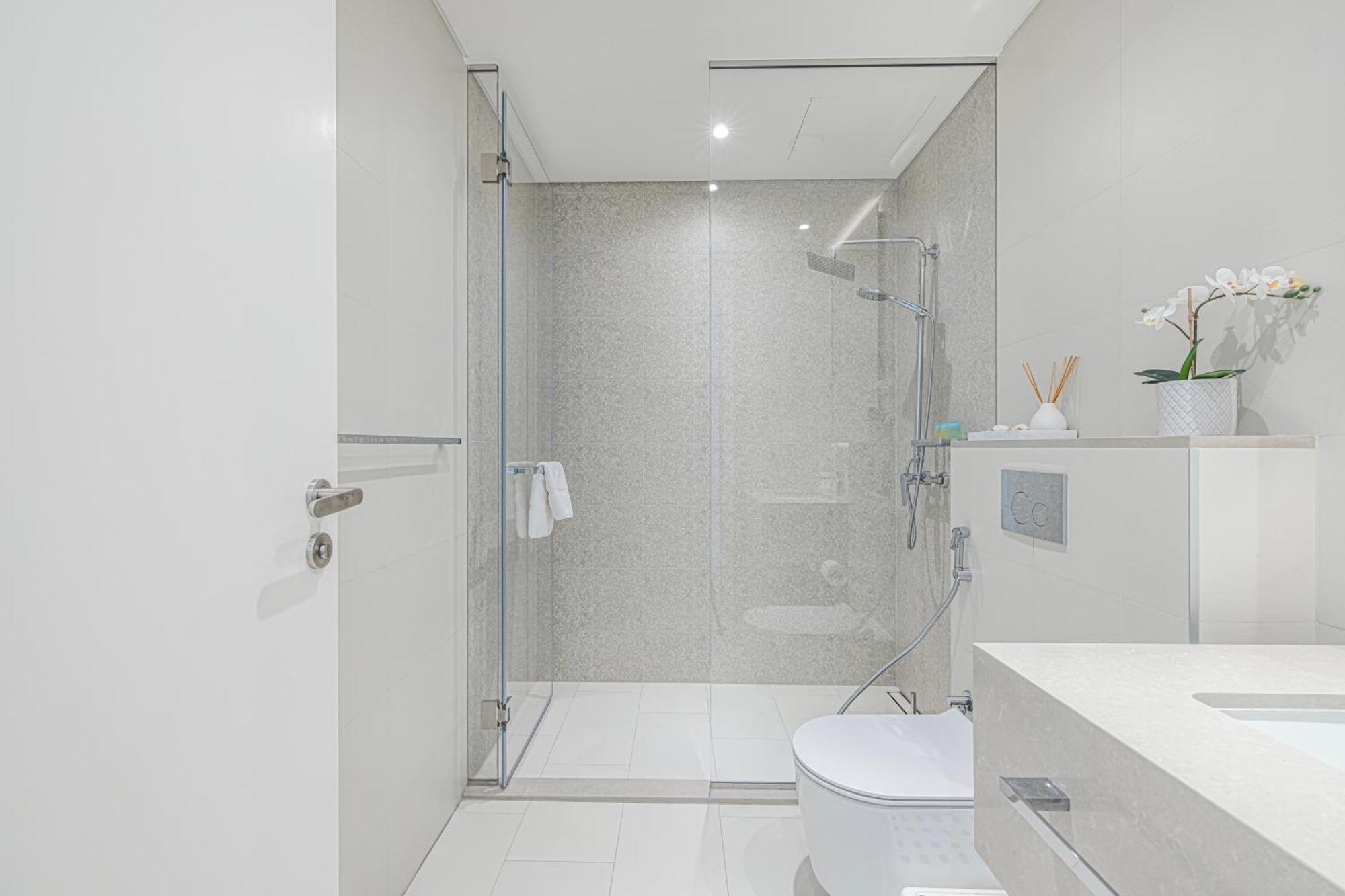 Brand New 1br In Jbr With Access Apartment *