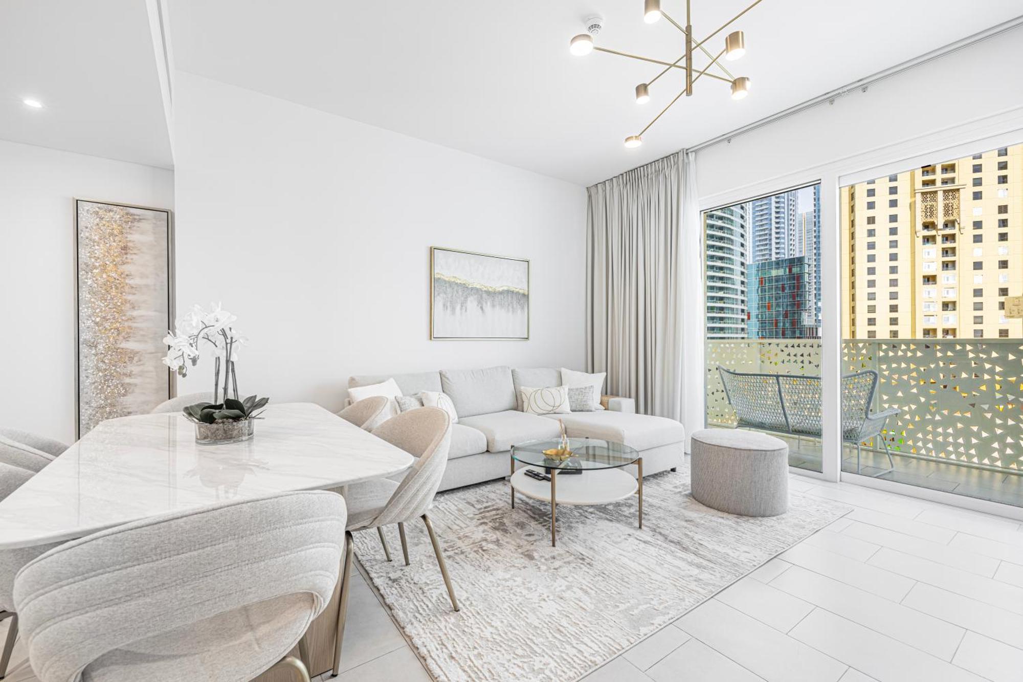 Apartment Brand New 1br In Jbr With Access *