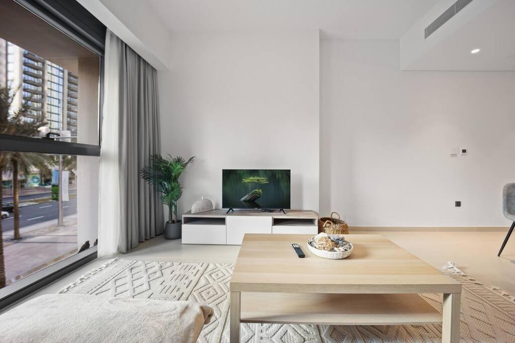 Brand New 1br Downtown - Next To Mall Apartment