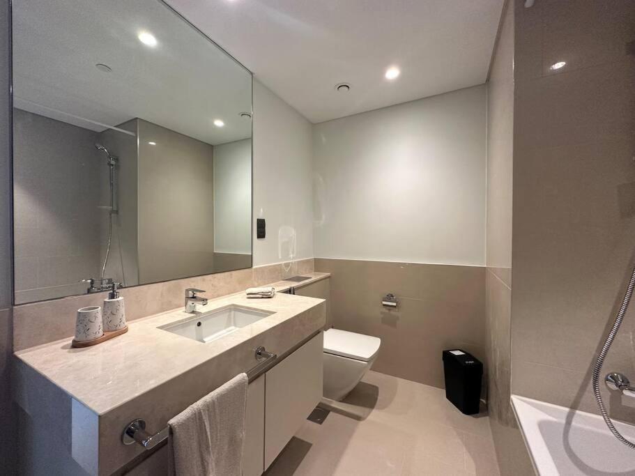 Brand New 1br Downtown - Next To Mall