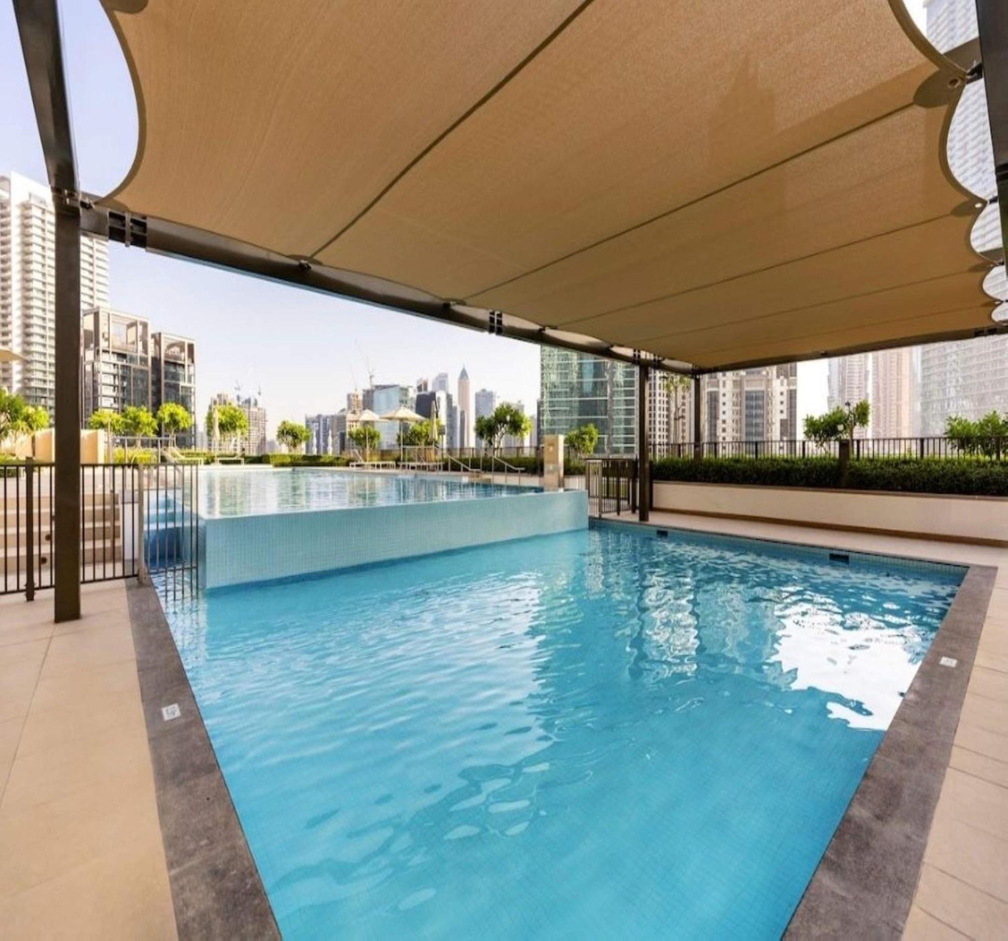 Luxury 1-bedroom At Burj Crown * Dubai