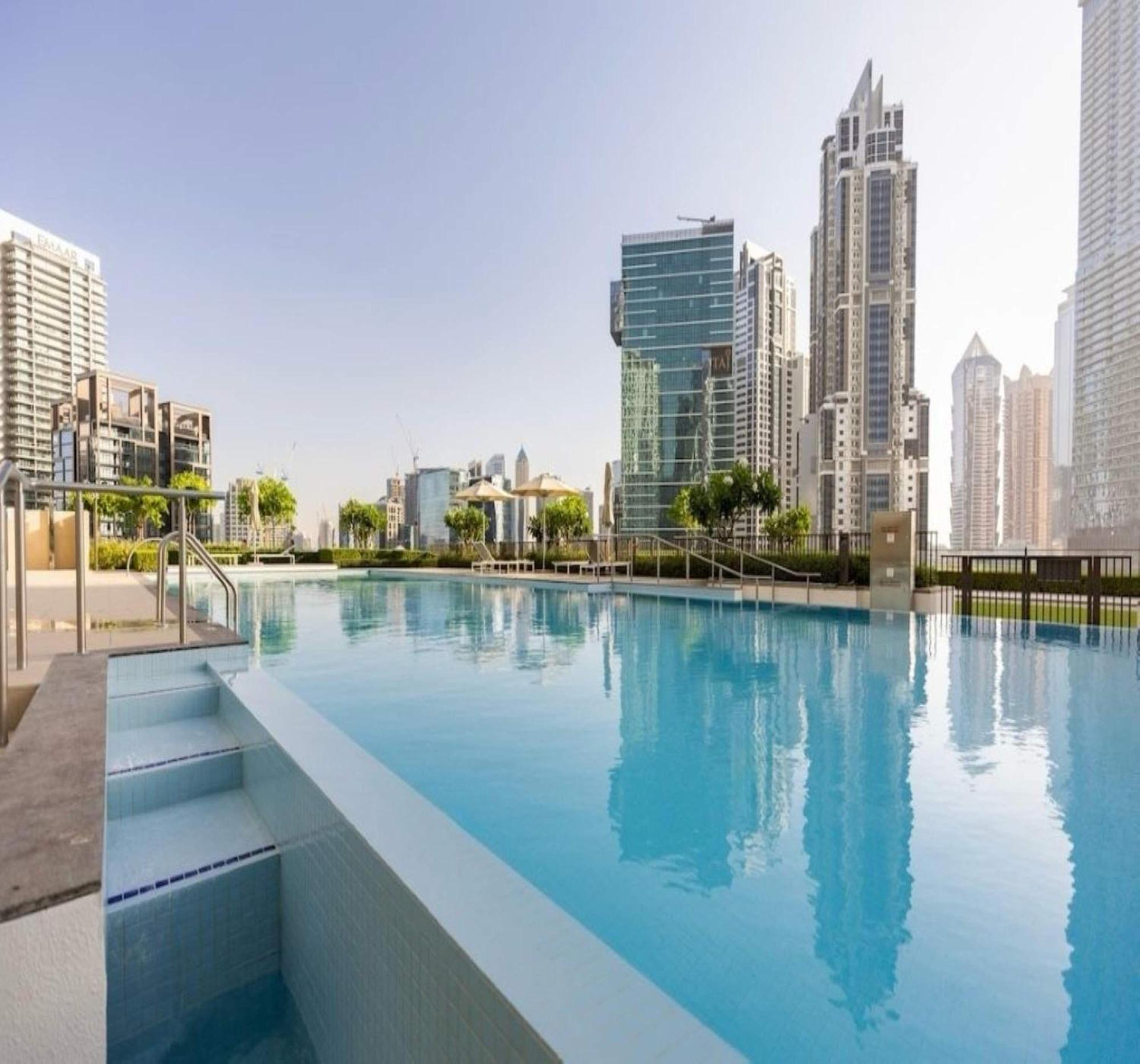 Luxury 1-bedroom At Burj Crown * Dubai