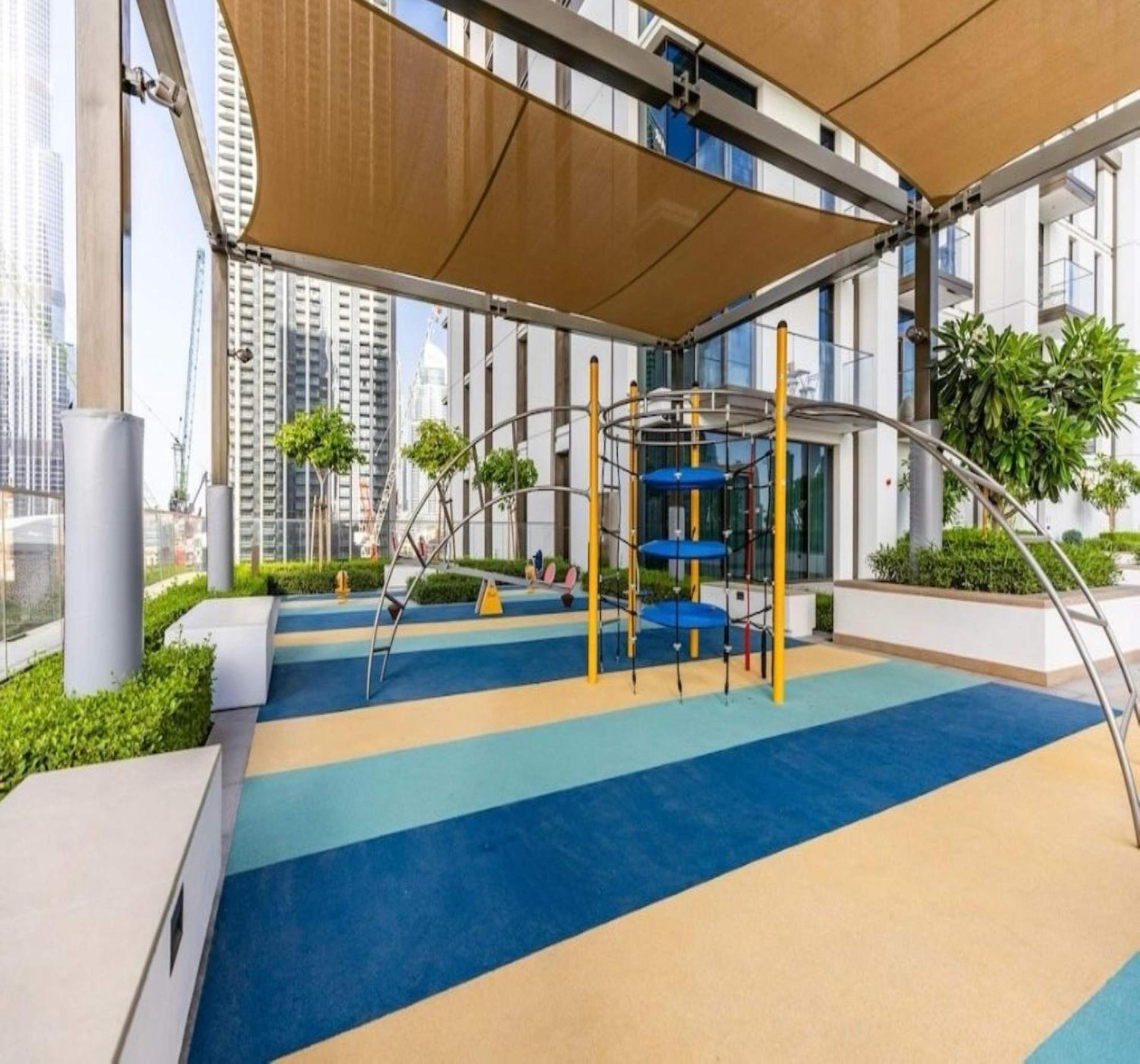 Luxury 1-bedroom At Burj Crown *