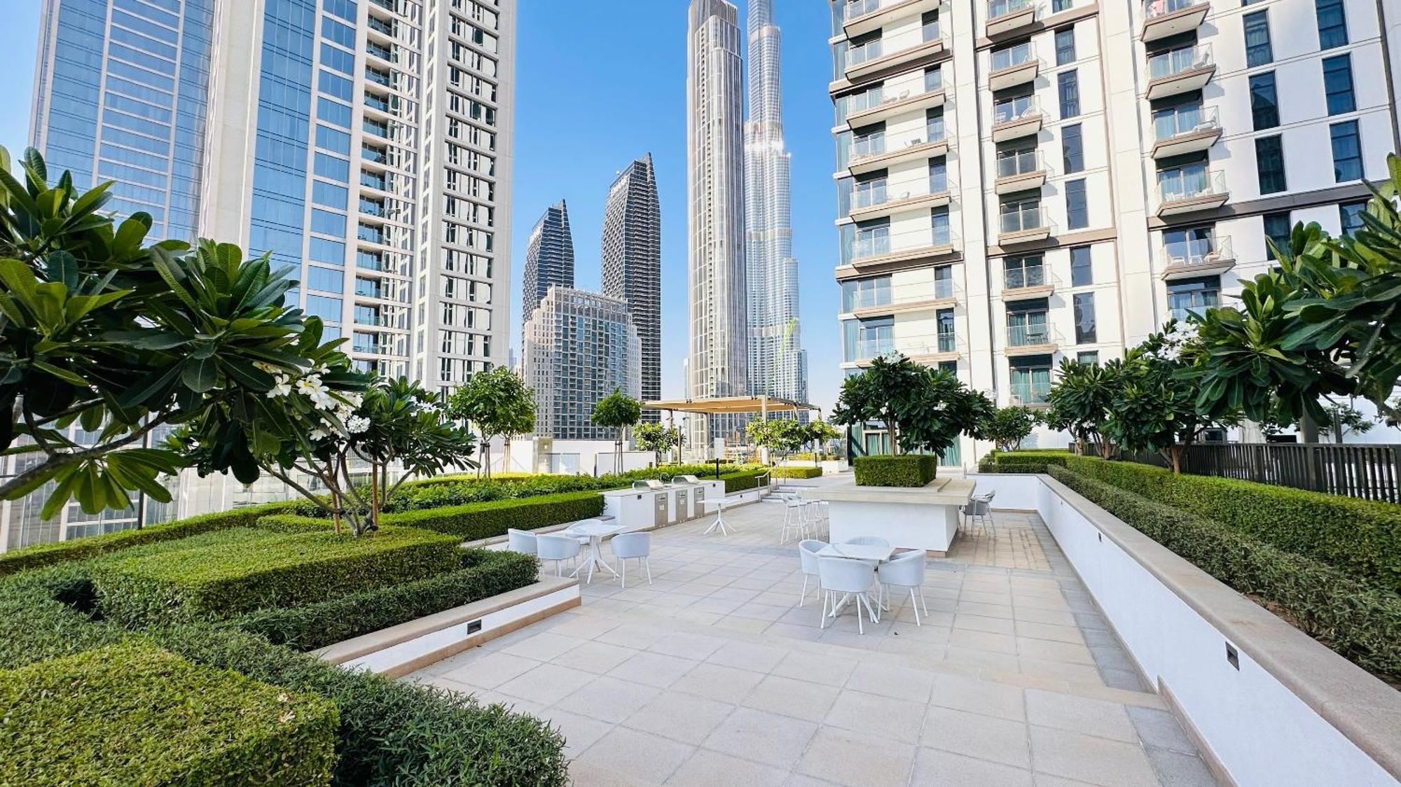 Luxury 1-bedroom At Burj Crown