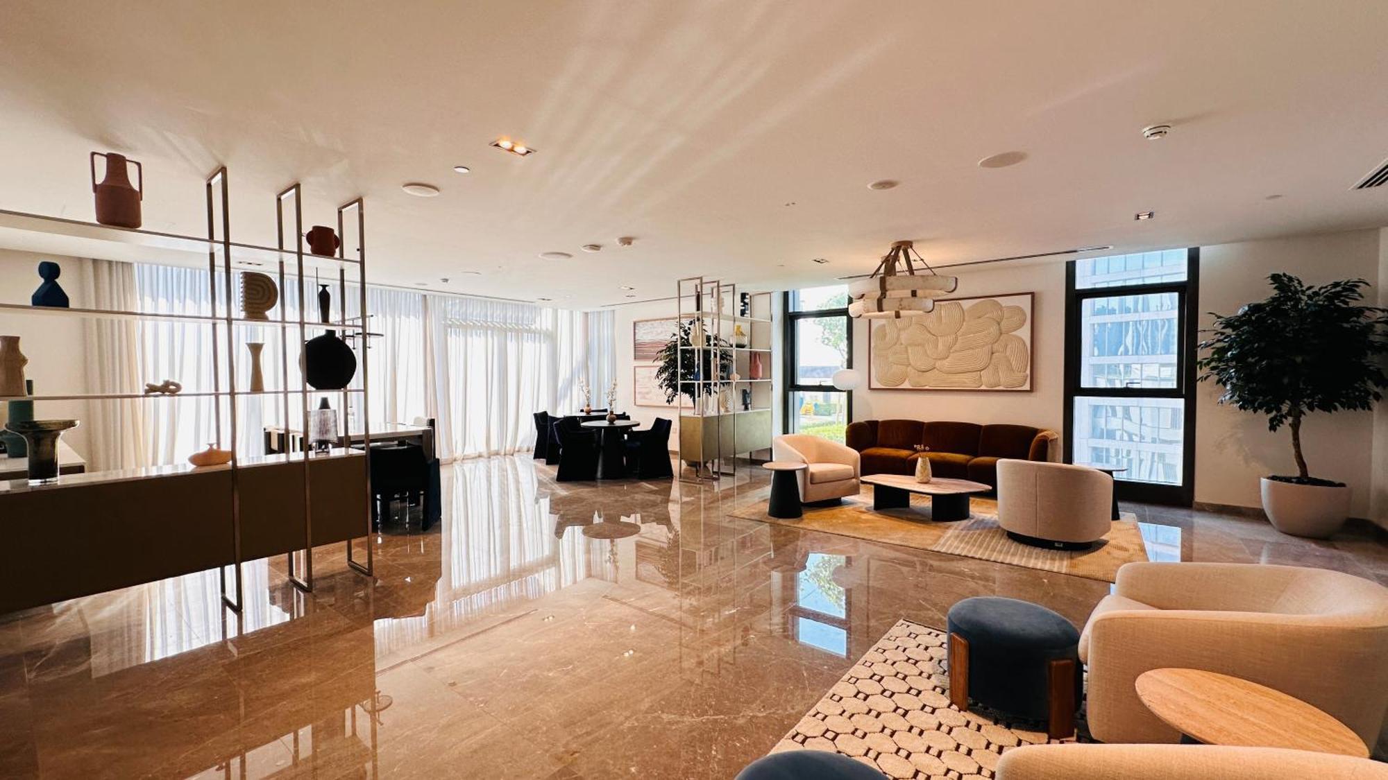 Apartment Luxury 1-bedroom At Burj Crown
