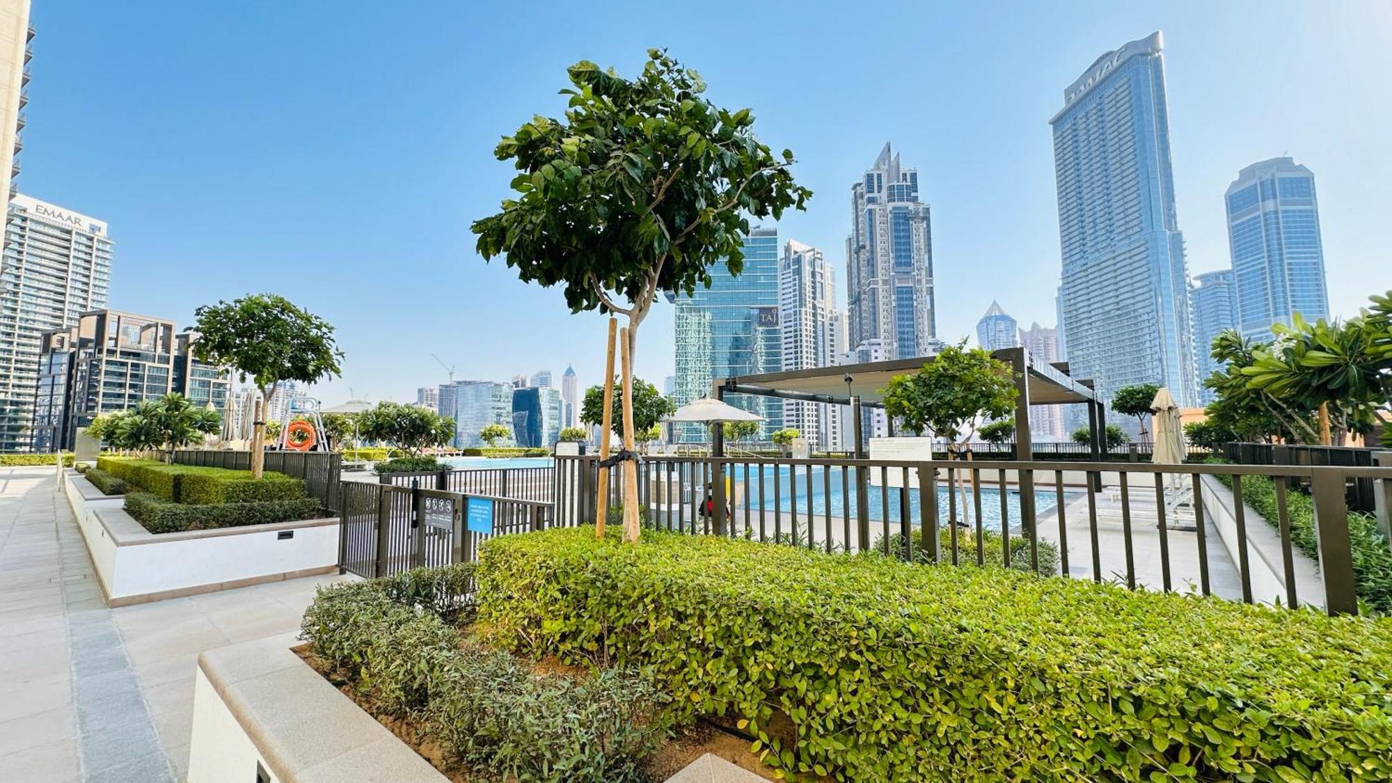 Apartment Luxury 1-bedroom At Burj Crown Dubai
