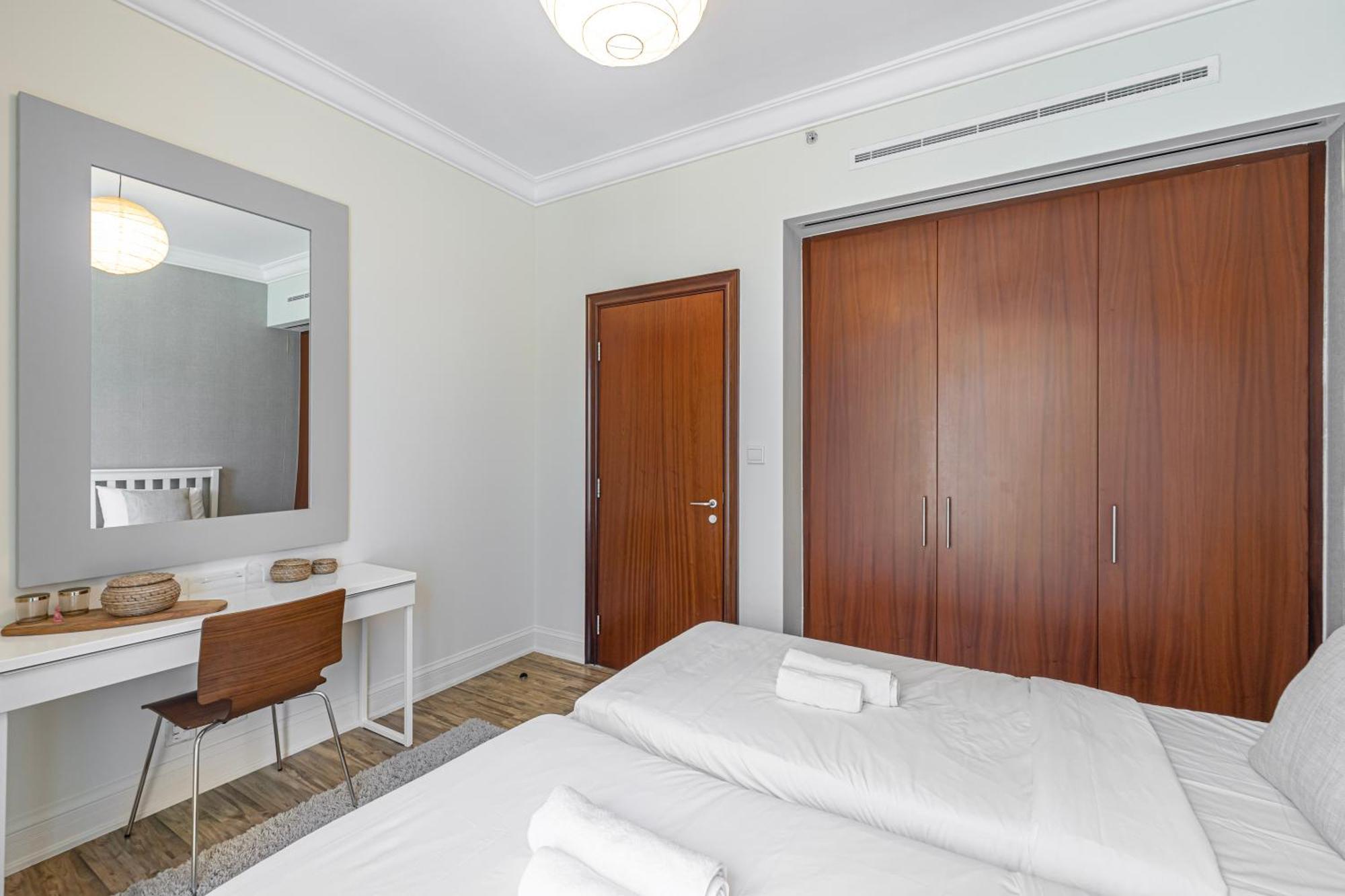 Beautiful 2br Study - Marina Dubai