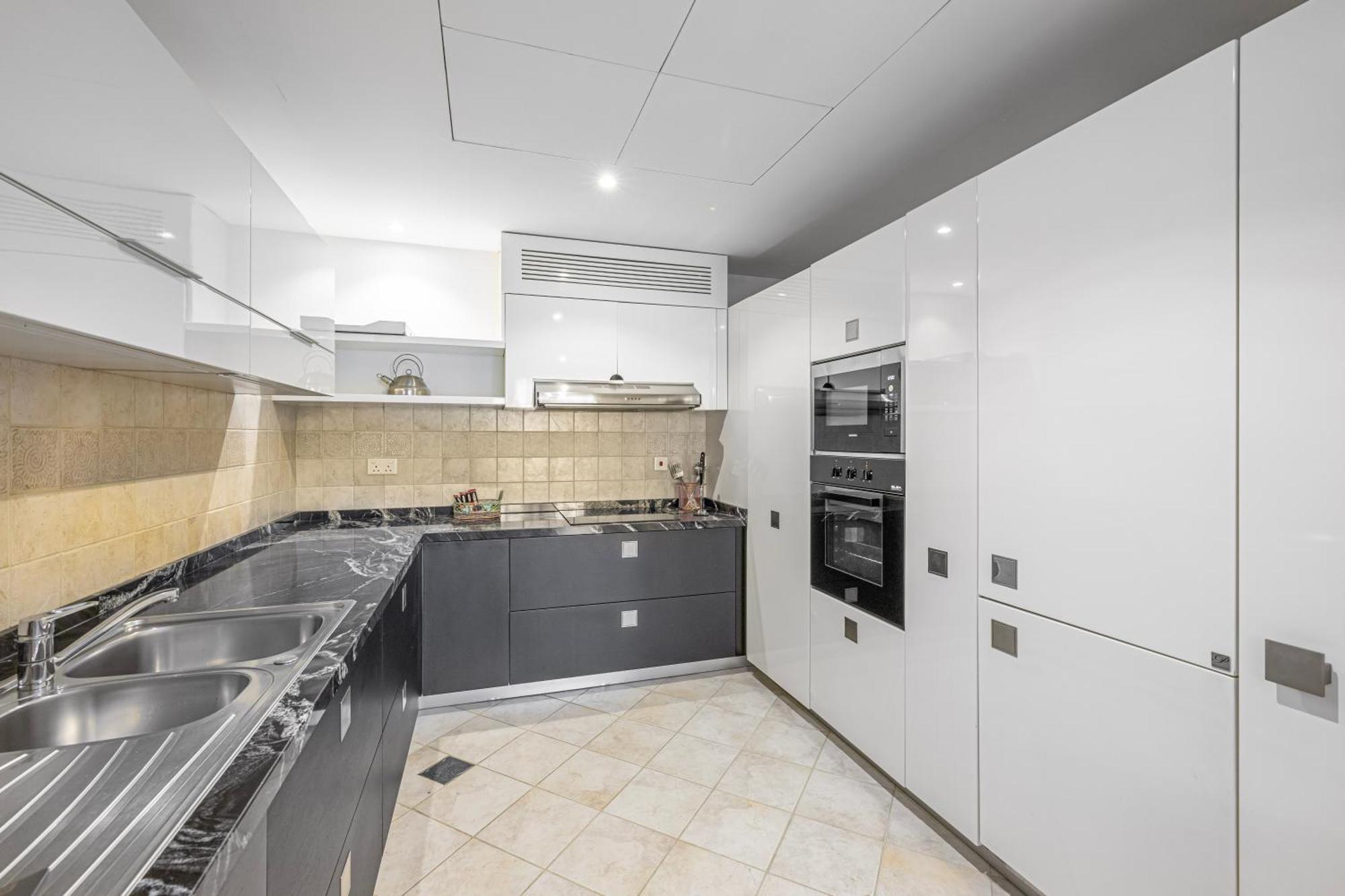 Beautiful 2br Study - Marina * Dubai
