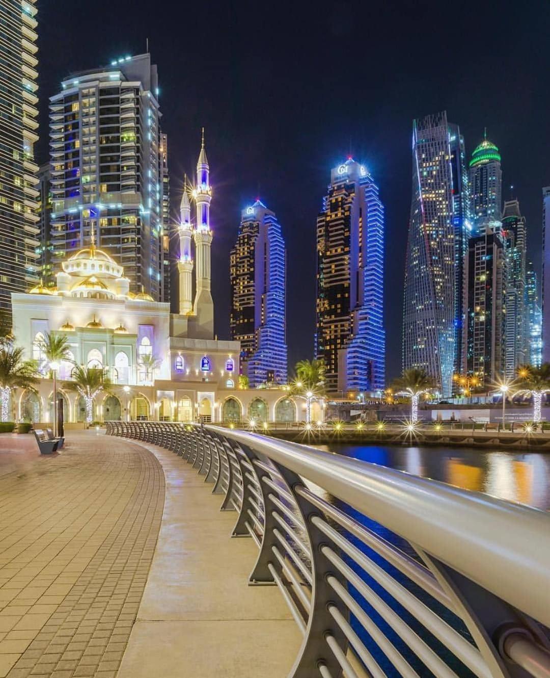 Elegant 10 Minutes From Marina Dubai