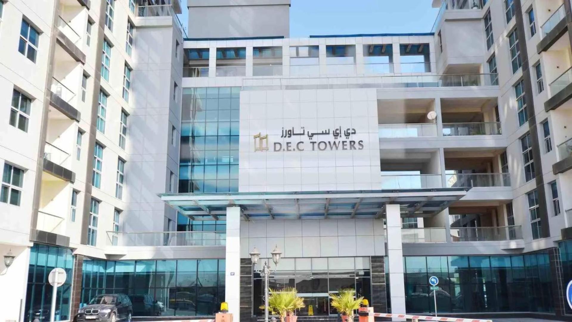 Elegant 10 Minutes From Marina Dubai