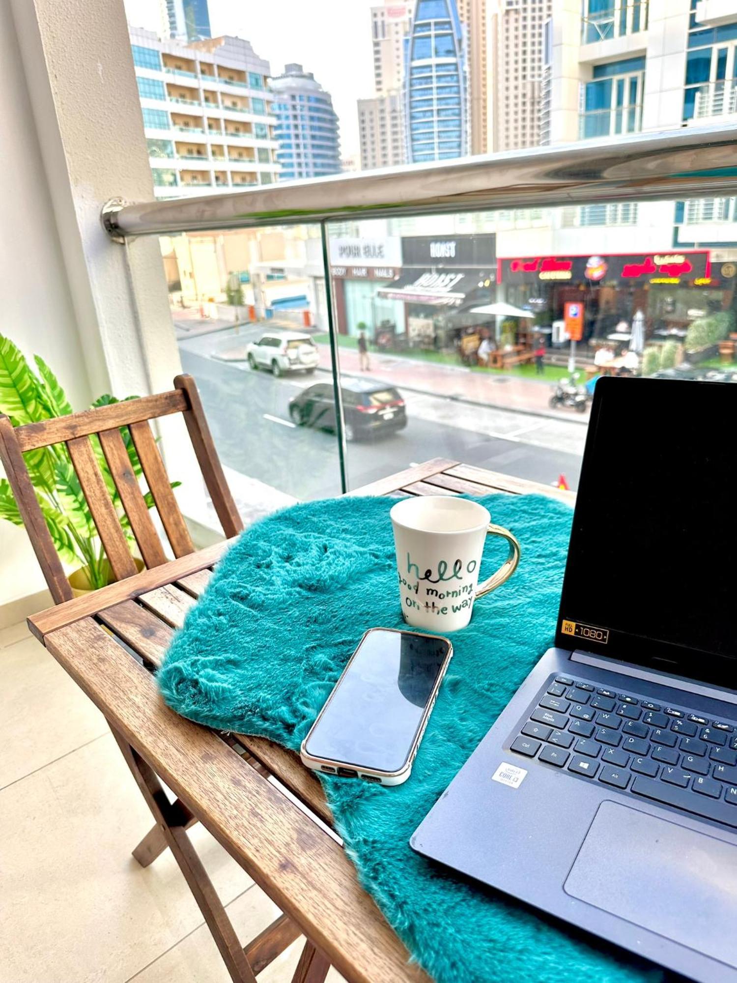 Elegant 10 Minutes From Marina Apartment Dubai