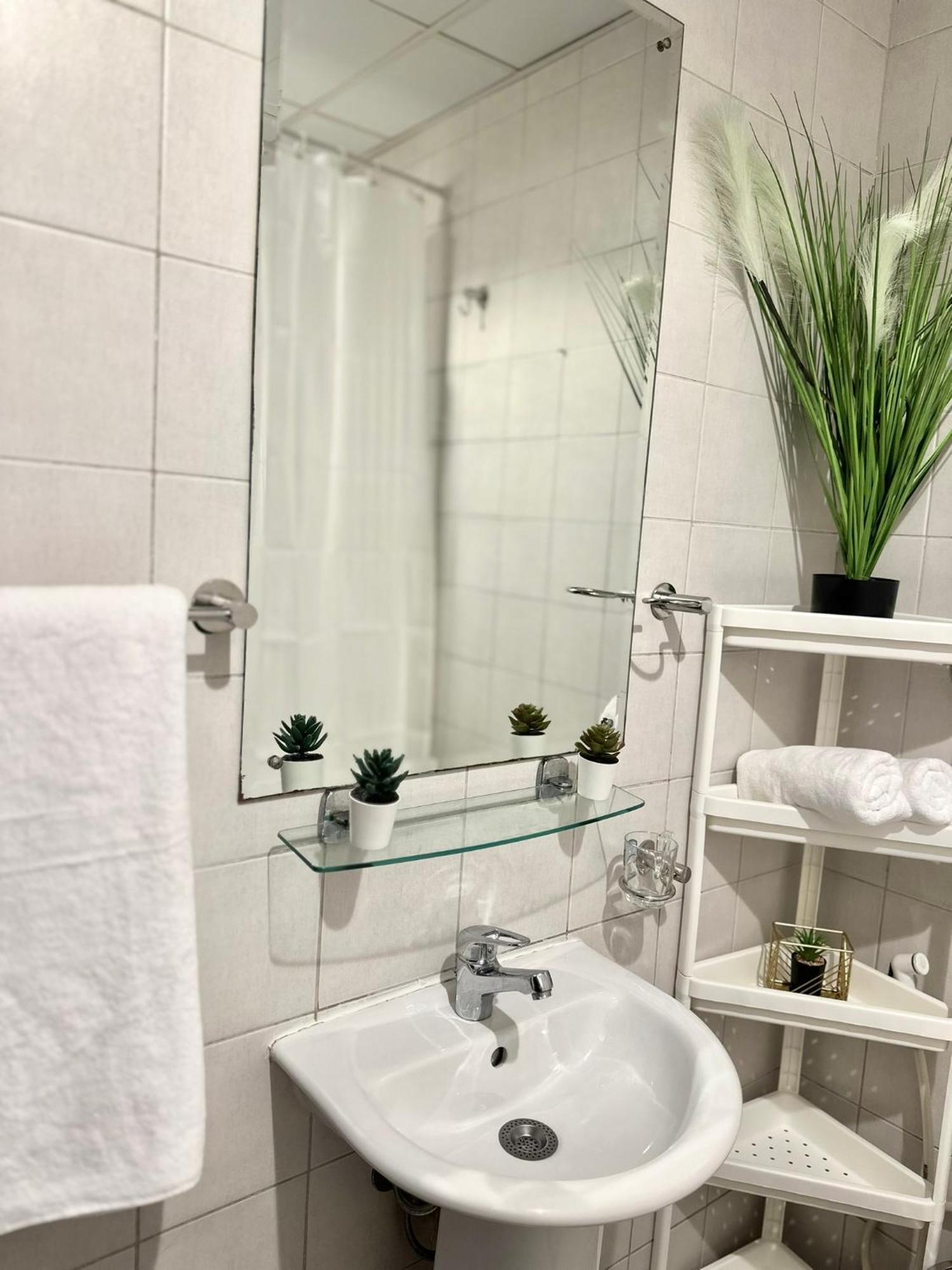 Apartment Elegant 10 Minutes From Marina Dubai