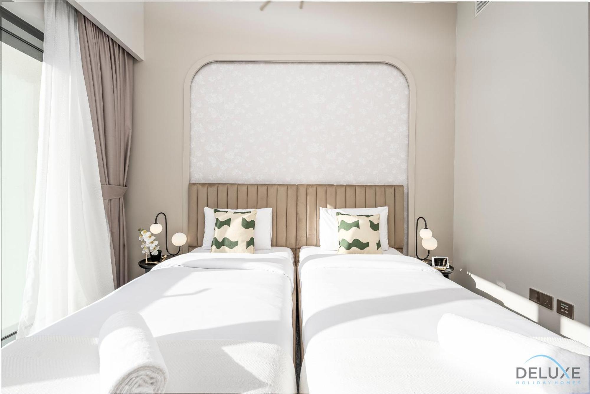 Luxurious 3br With Burj Khalifa View, Downtown By Deluxe Homes Apartment *